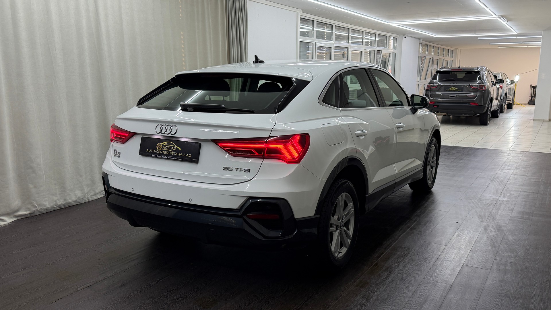 AUDI Q3 Sportback 35 TFSI Attraction S-tronic-image-3