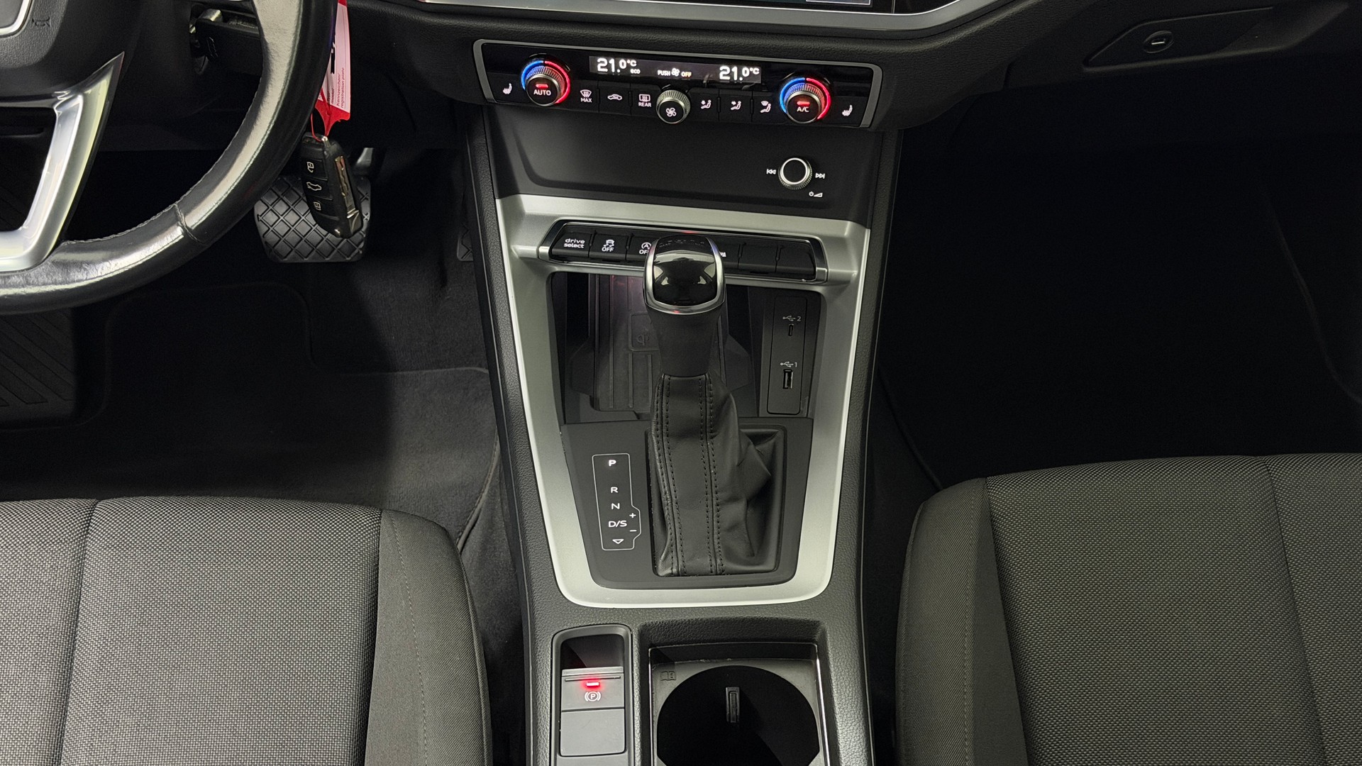 AUDI Q3 Sportback 35 TFSI Attraction S-tronic-image-12