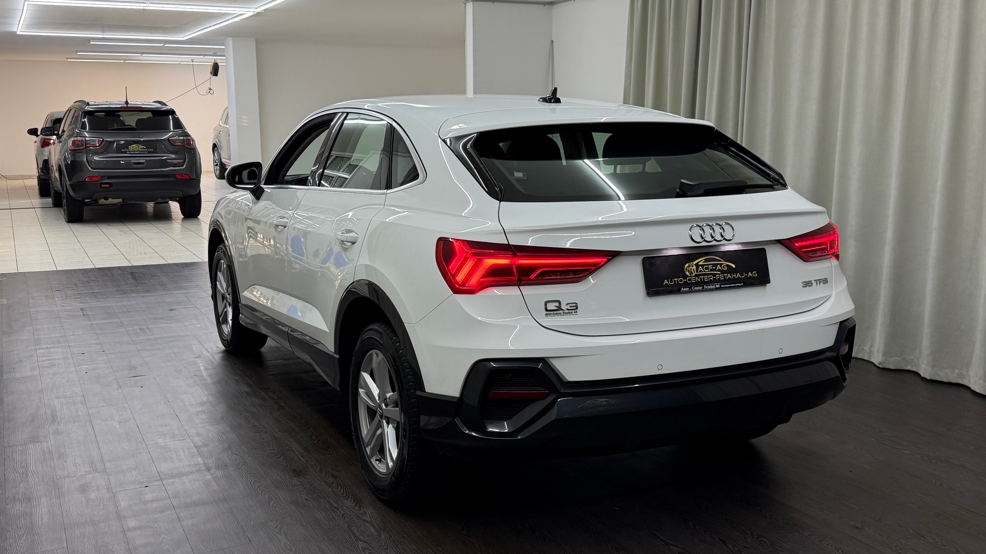 AUDI Q3 Sportback 35 TFSI Attraction S-tronic-image-5