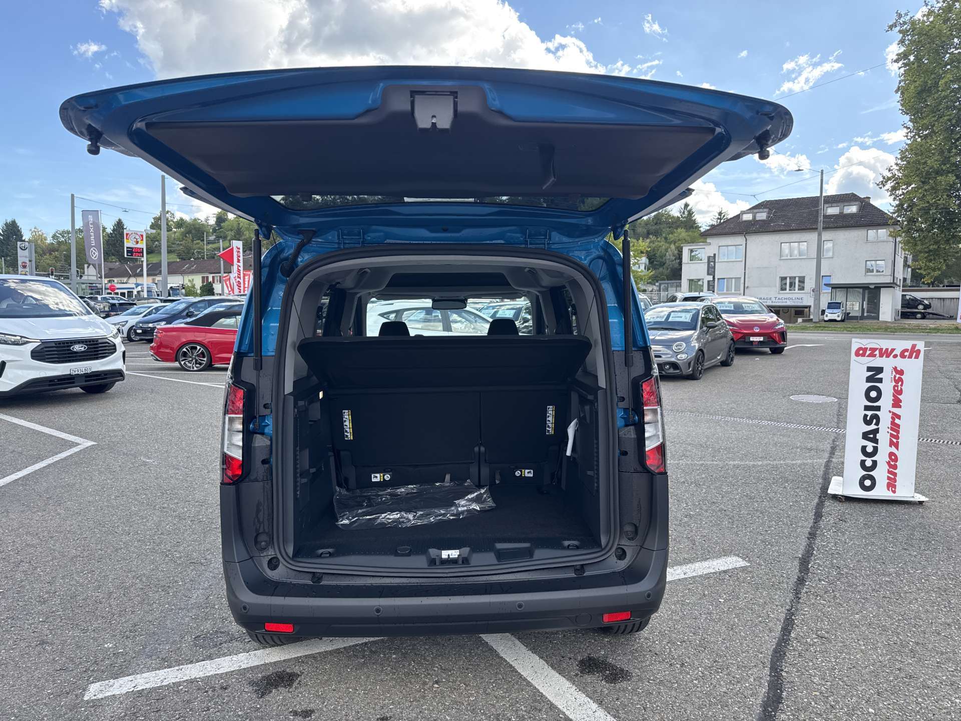 FORD Tourneo Courier 1.0 EcoBoost Titanium Automat-image-7