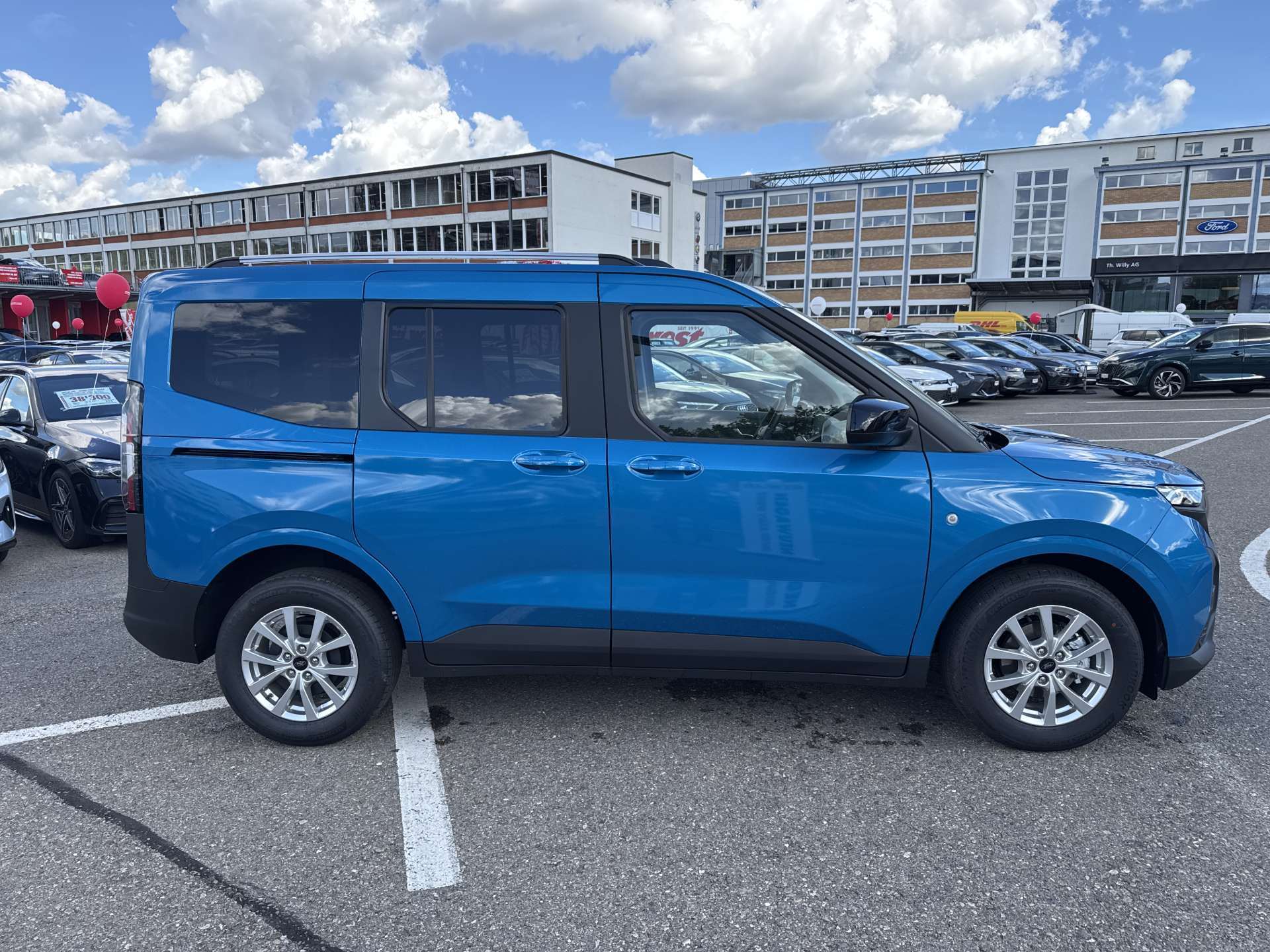 FORD Tourneo Courier 1.0 EcoBoost Titanium Automat-image-10