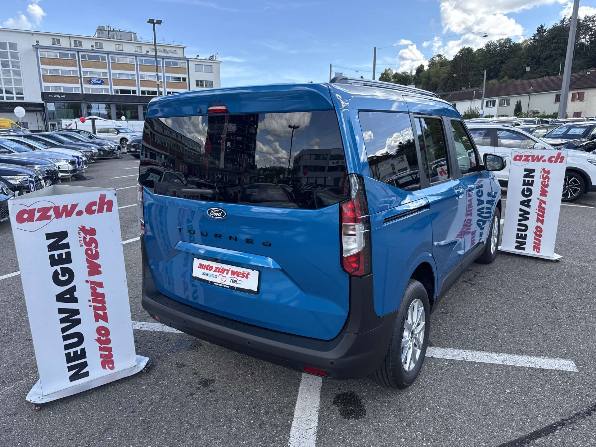 FORD Tourneo Courier 1.0 EcoBoost Titanium Automat-image-2