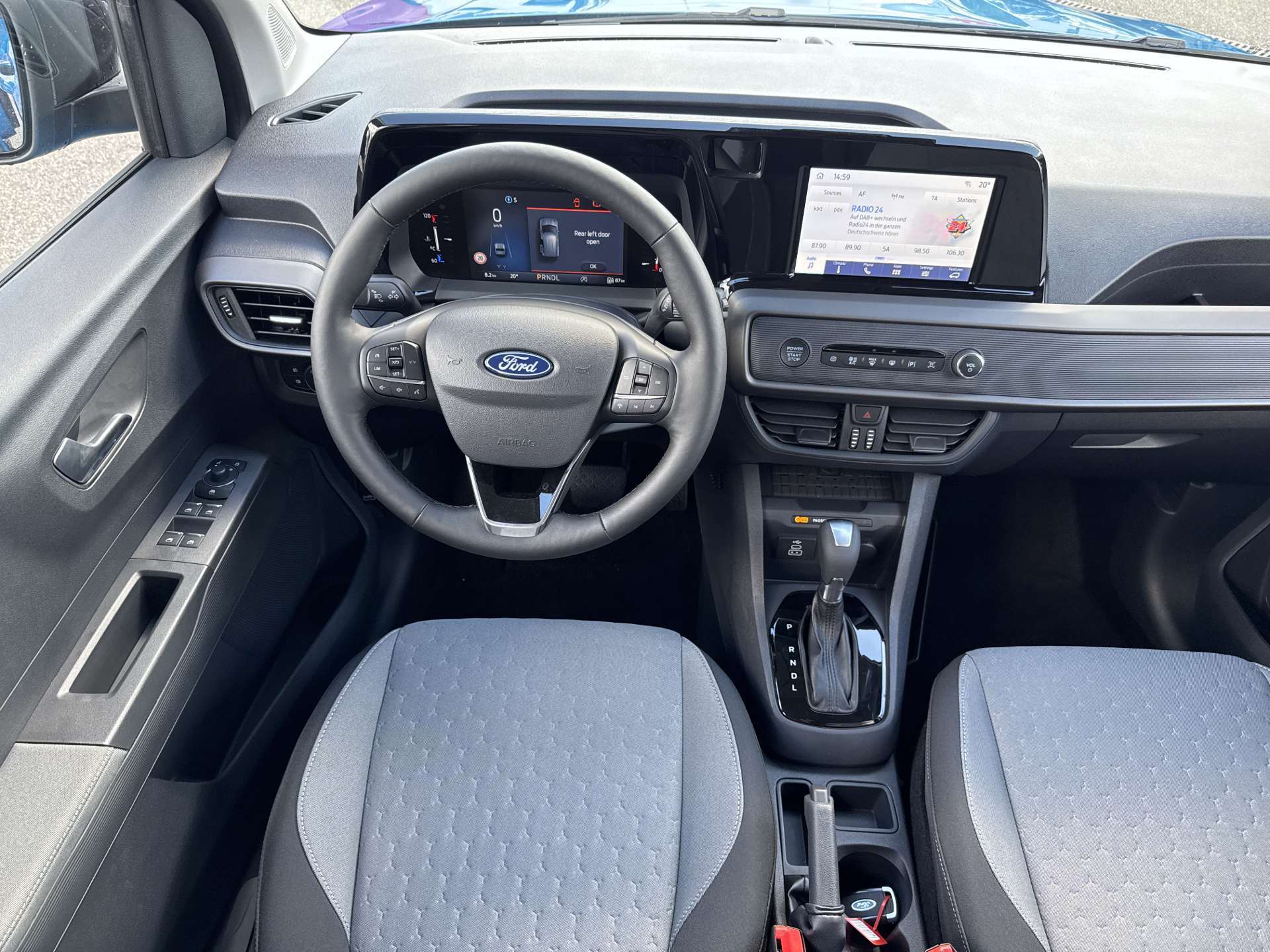 FORD Tourneo Courier 1.0 EcoBoost Titanium Automat-image-4