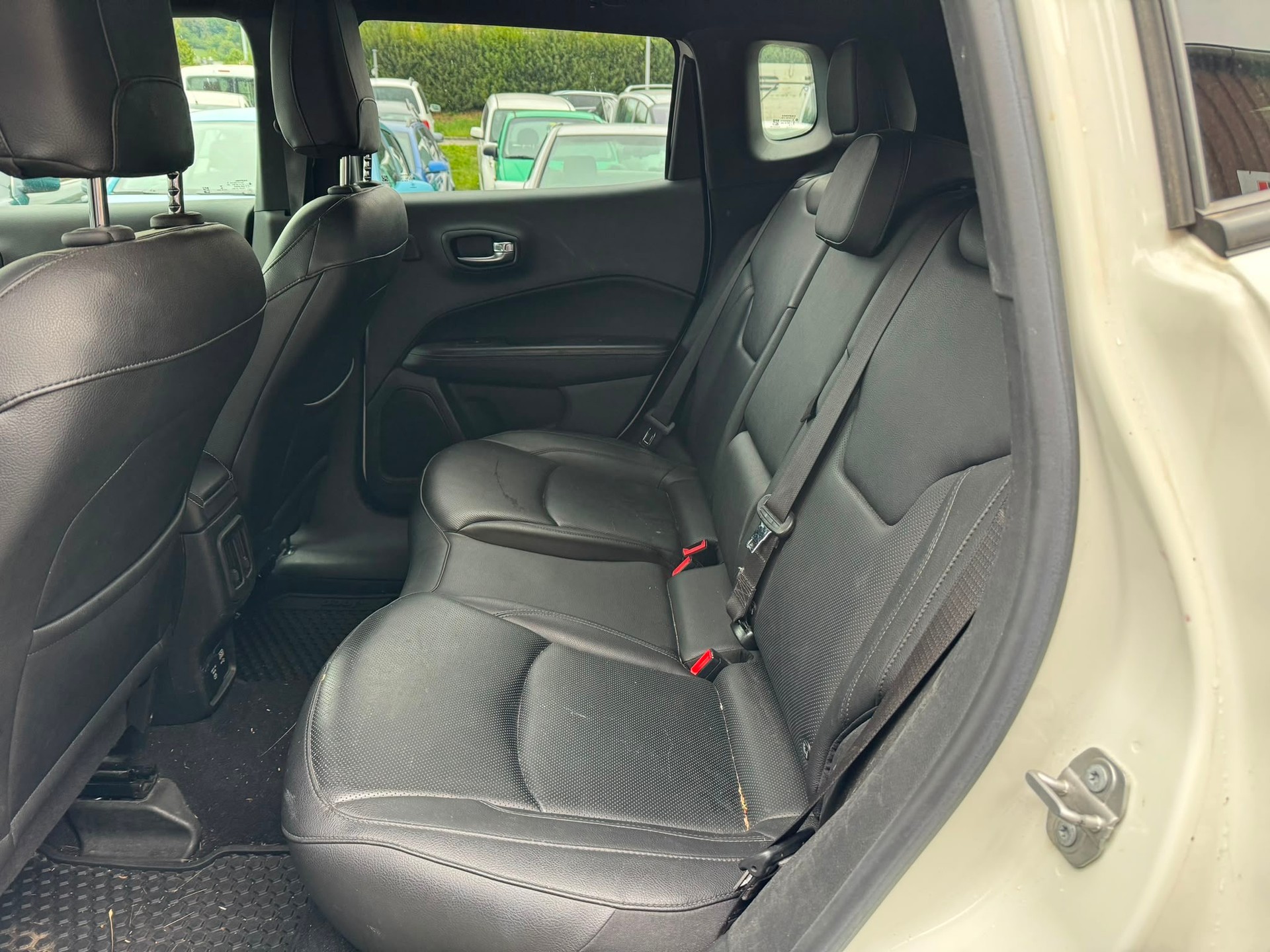 JEEP Compass 1.3 T PHEV S AWD-image-8