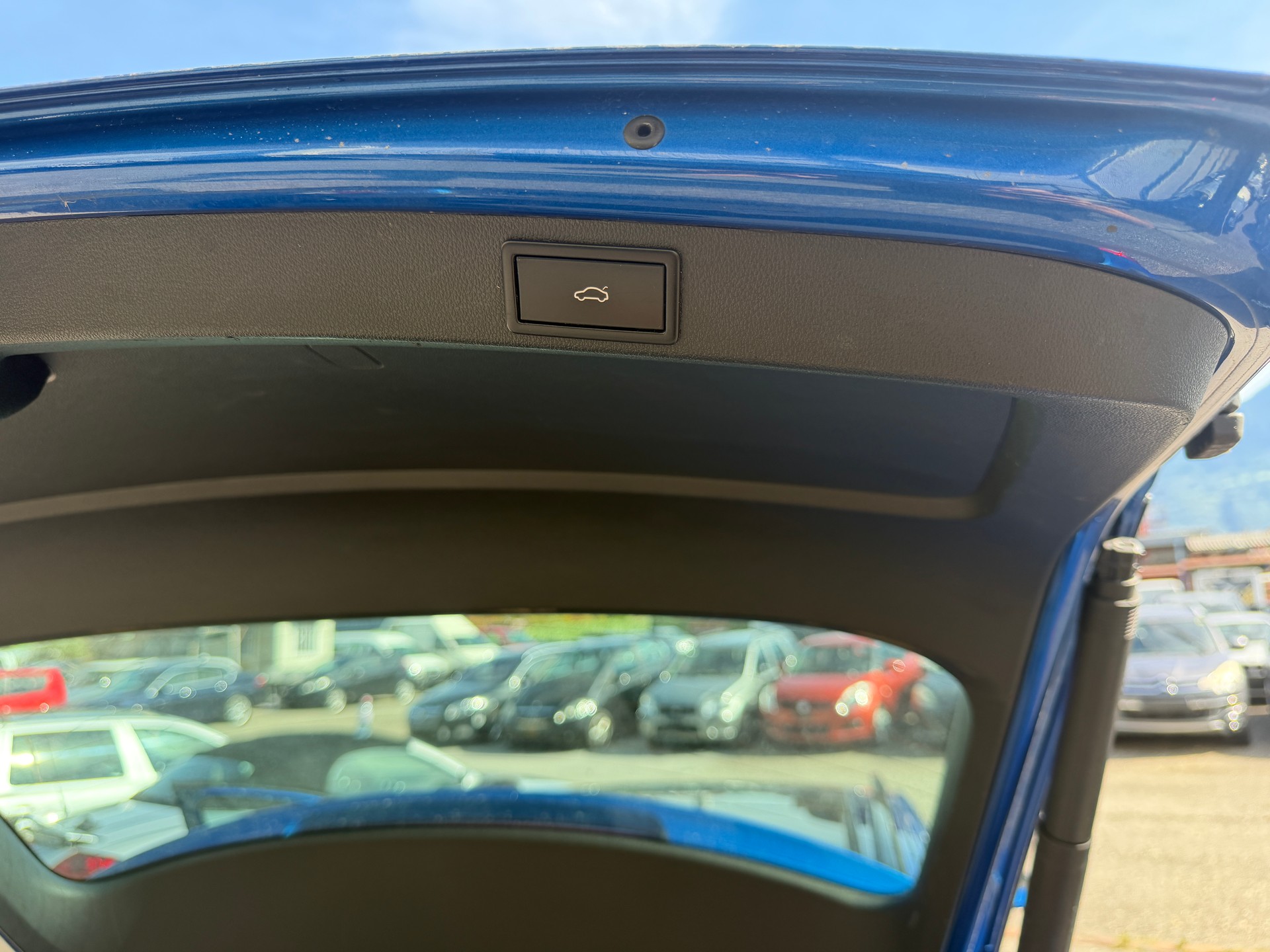 SKODA Octavia Combi 2.0 TDI RS-image-8