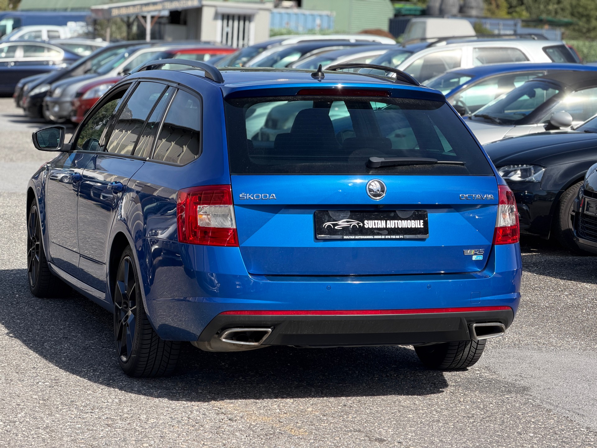 SKODA Octavia Combi 2.0 TDI RS-image-3