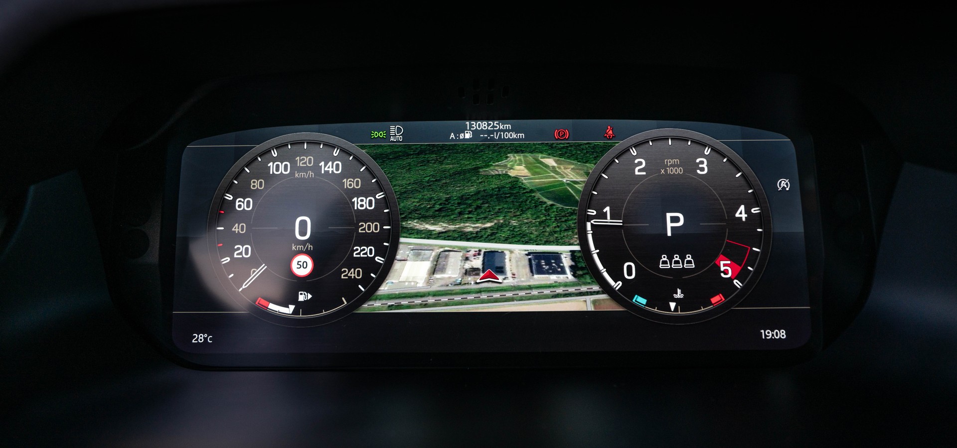 LAND ROVER Defender 90 3.0D I6 X-Dynamic S AT8-image-11