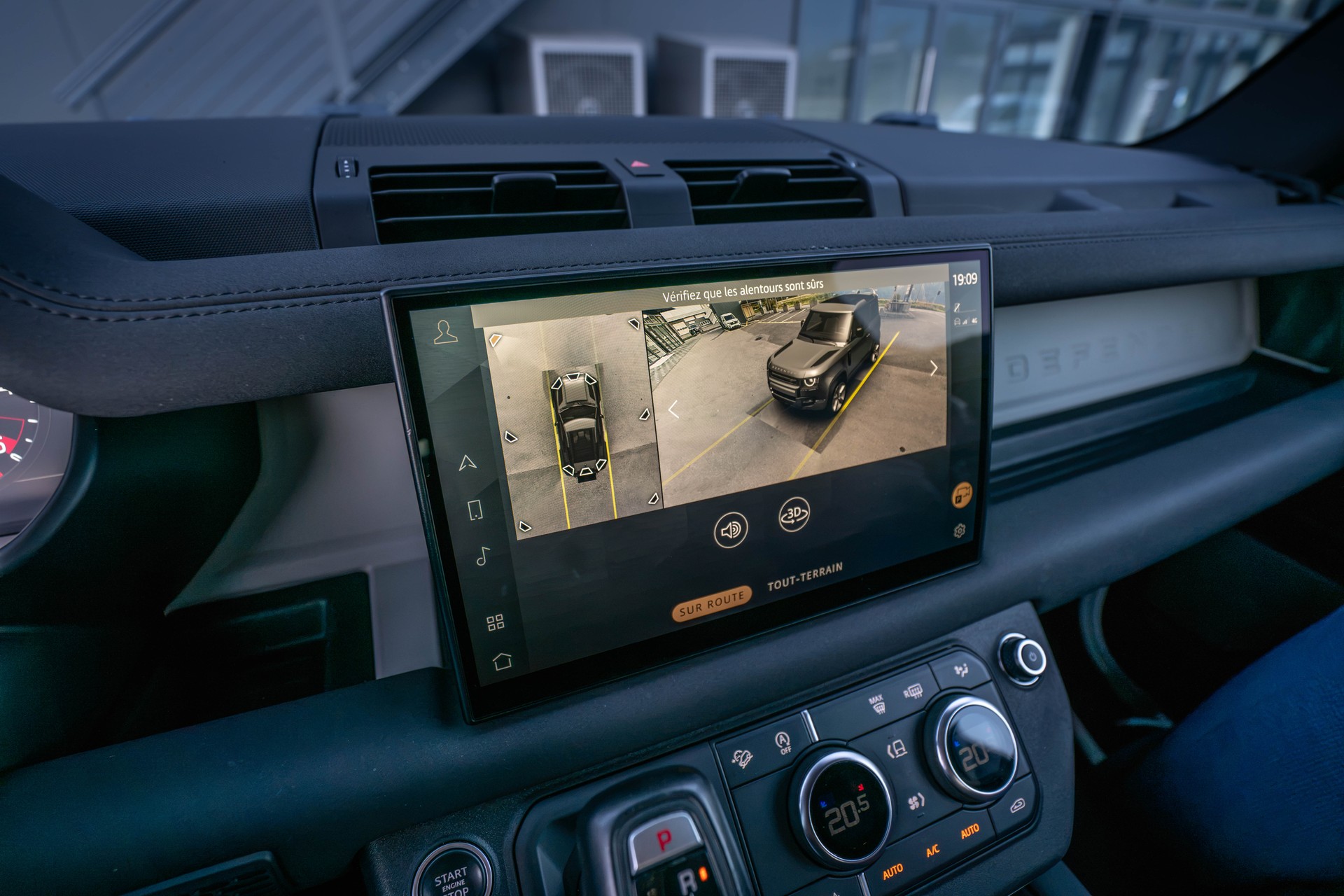 LAND ROVER Defender 90 3.0D I6 X-Dynamic S AT8-image-12