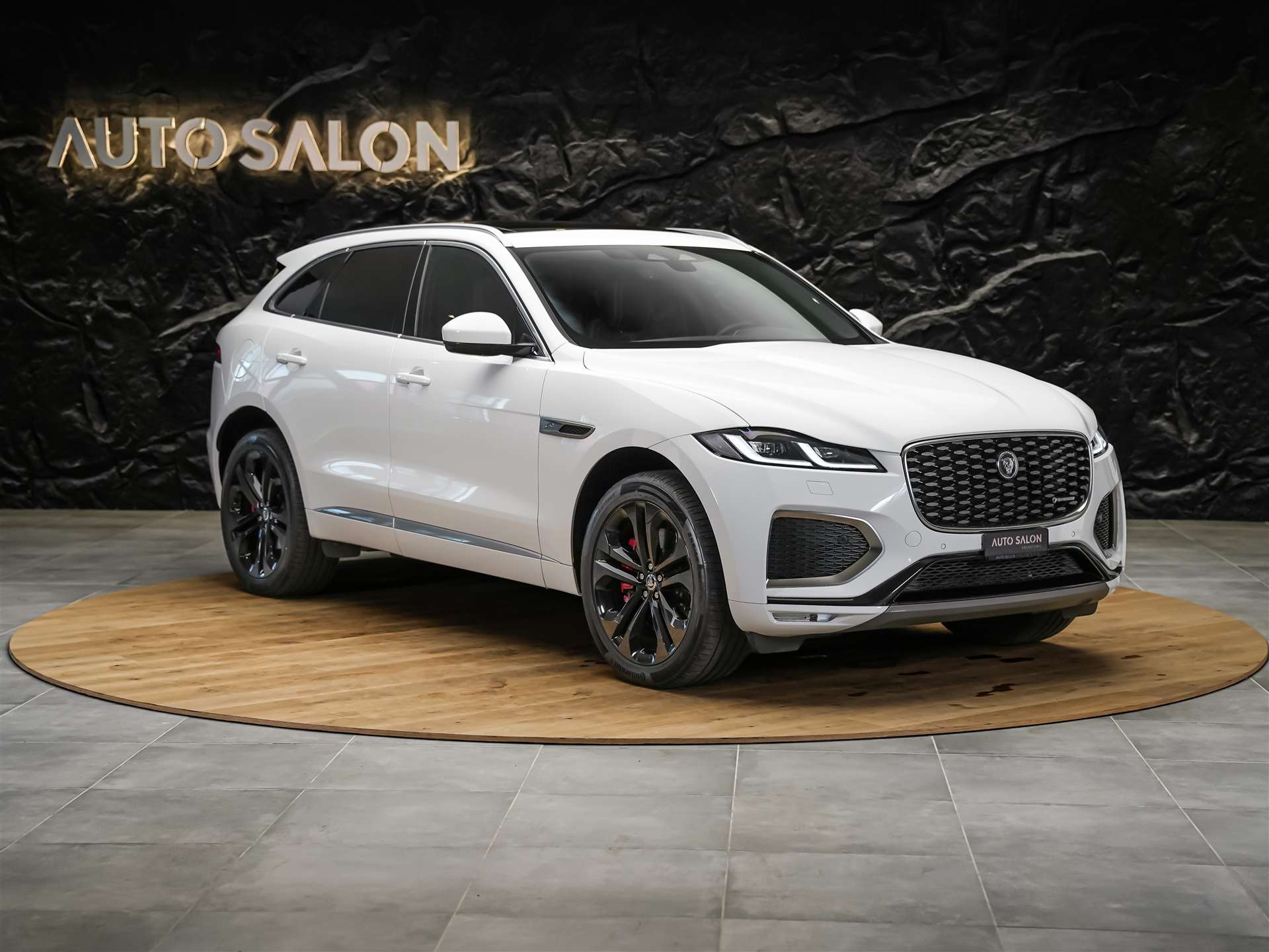 JAGUAR F-Pace 3.0 D300 R-Dynamic MHEV SE AWD *Facelift*Panorama*Meridian*Lenkradheizung*-image-5