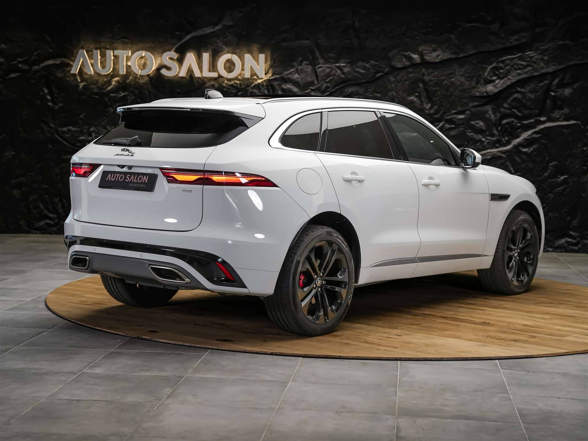 JAGUAR F-Pace 3.0 D300 R-Dynamic MHEV SE AWD *Facelift*Panorama*Meridian*Lenkradheizung*-image-4