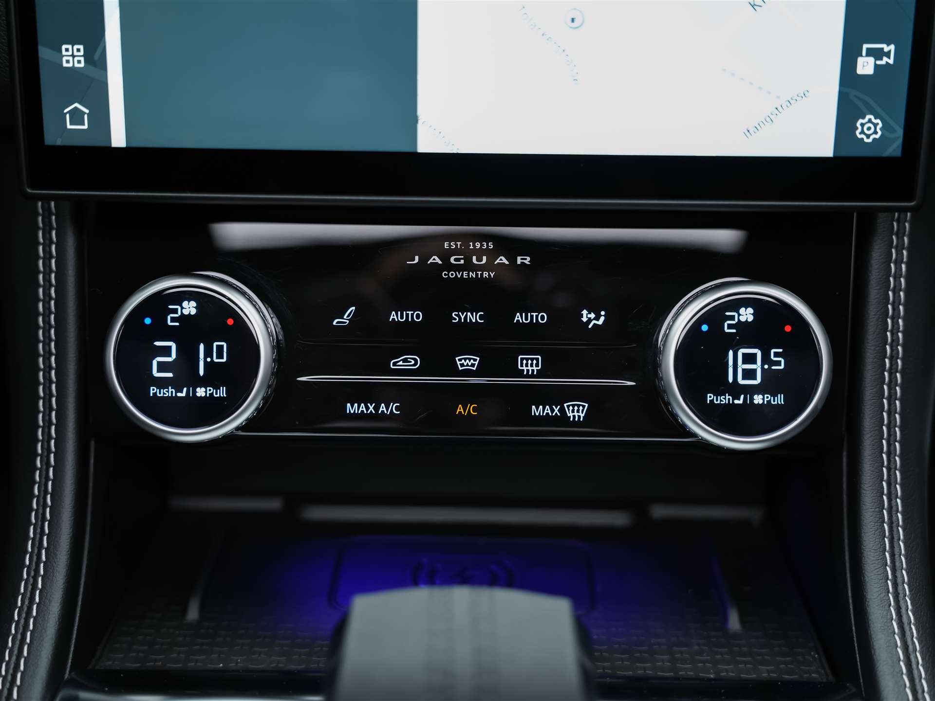JAGUAR F-Pace 3.0 D300 R-Dynamic MHEV SE AWD *Facelift*Panorama*Meridian*Lenkradheizung*-image-24