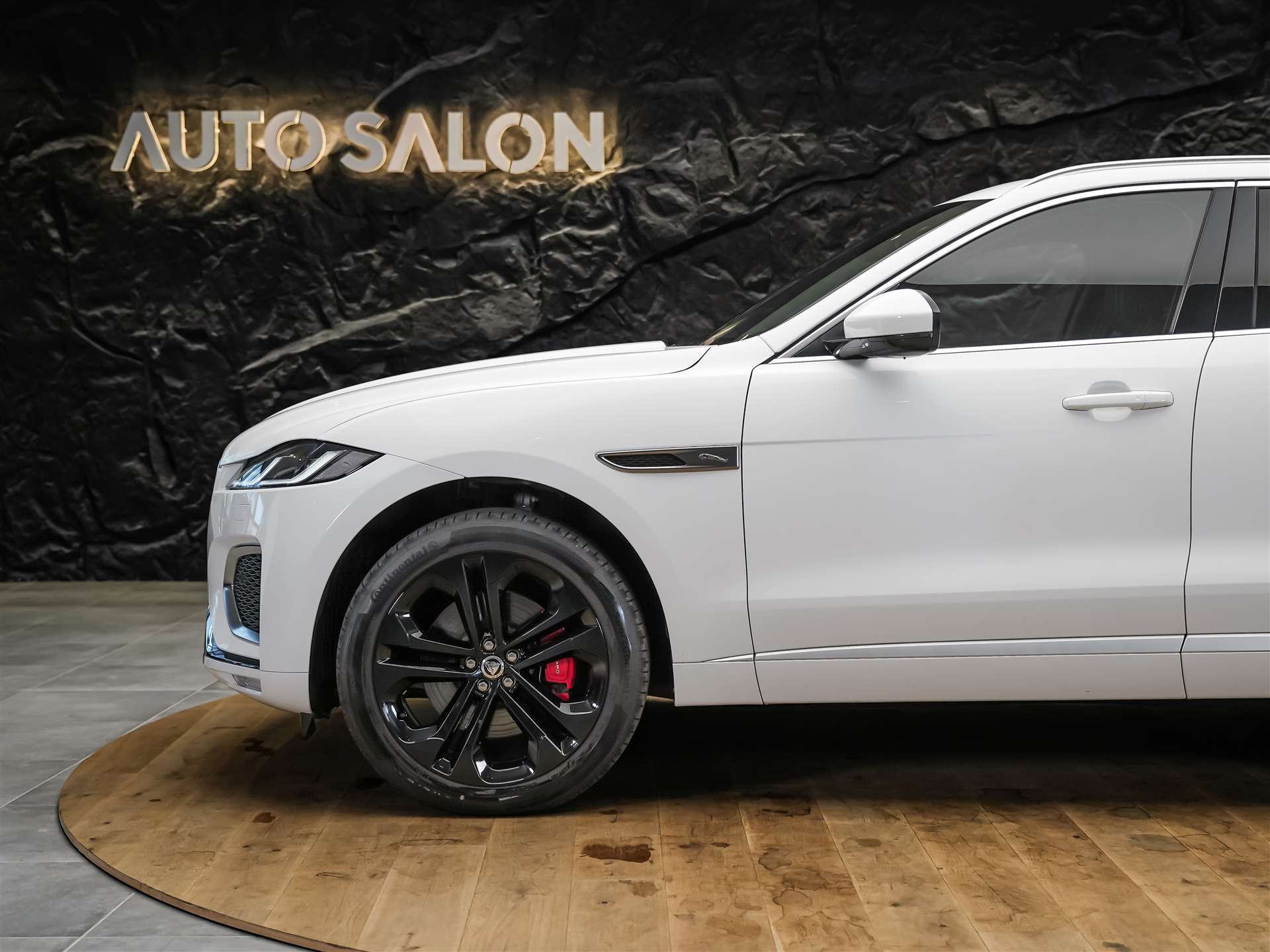 JAGUAR F-Pace 3.0 D300 R-Dynamic MHEV SE AWD *Facelift*Panorama*Meridian*Lenkradheizung*-image-17