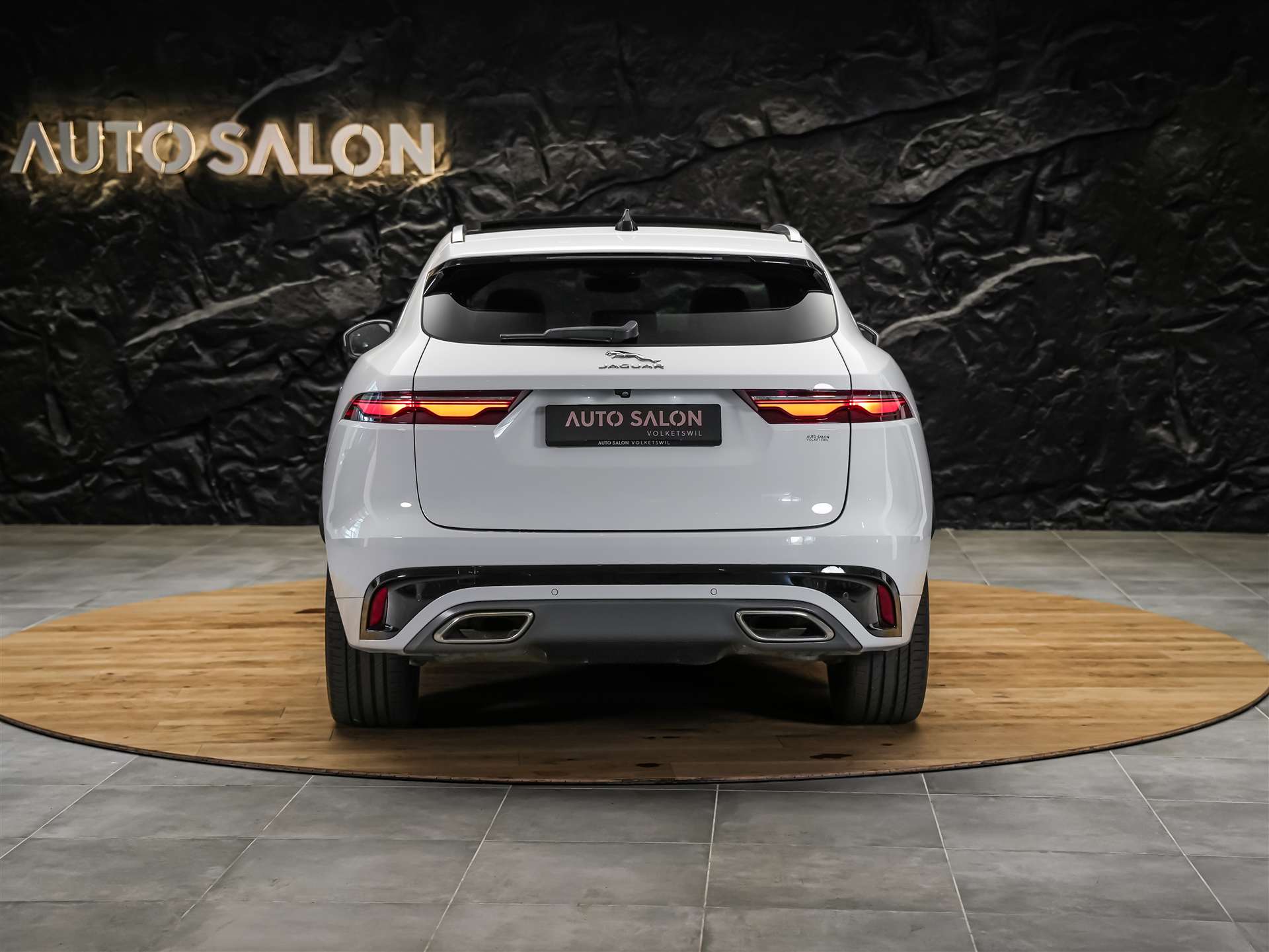 JAGUAR F-Pace 3.0 D300 R-Dynamic MHEV SE AWD *Facelift*Panorama*Meridian*Lenkradheizung*-image-3
