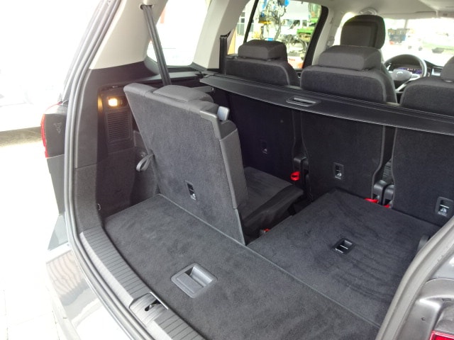VW Touran 2.0 TDI BlueMotion Technology Highline DSG-image-14