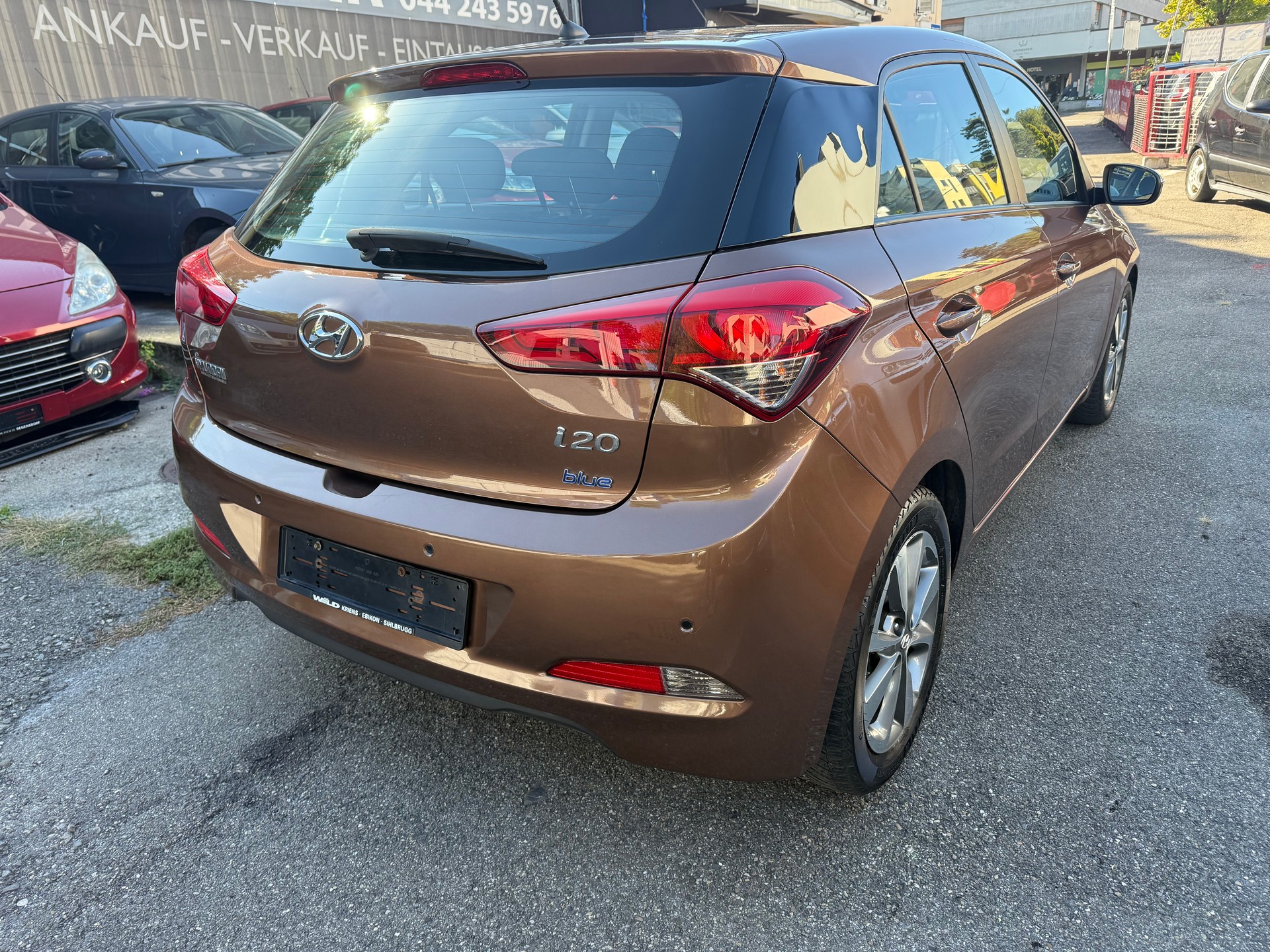HYUNDAI i20 1.2 Amplia-image-7