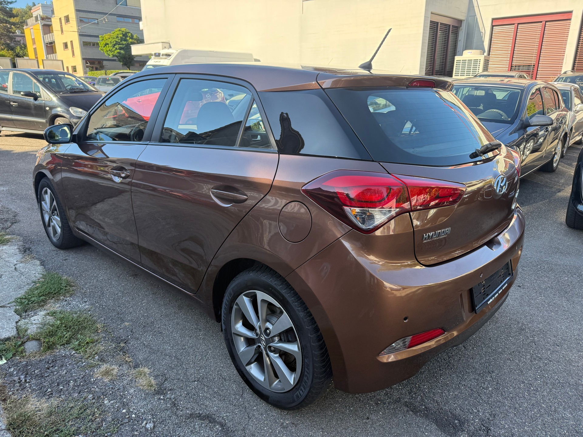 HYUNDAI i20 1.2 Amplia-image-12