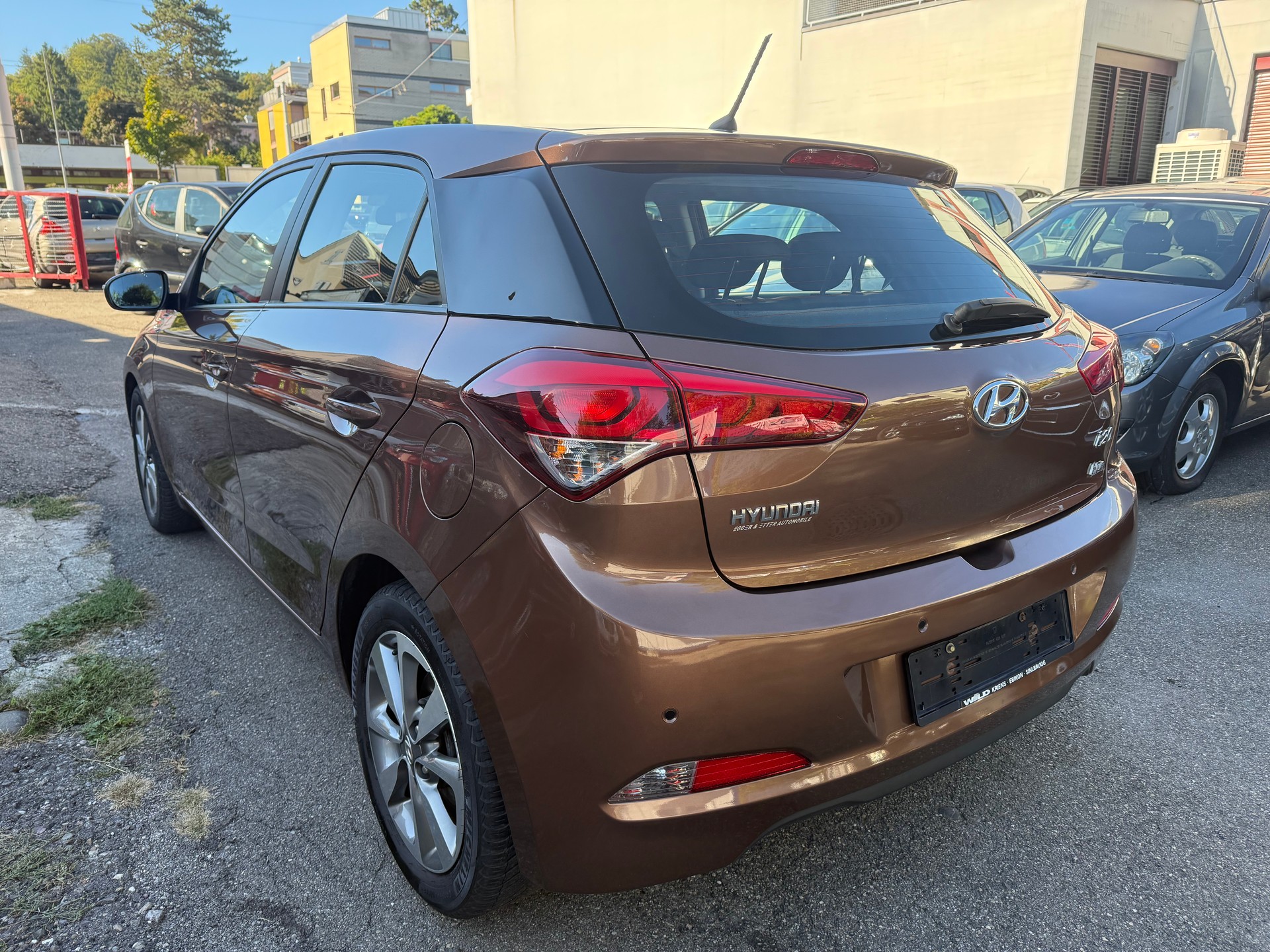 HYUNDAI i20 1.2 Amplia-image-10