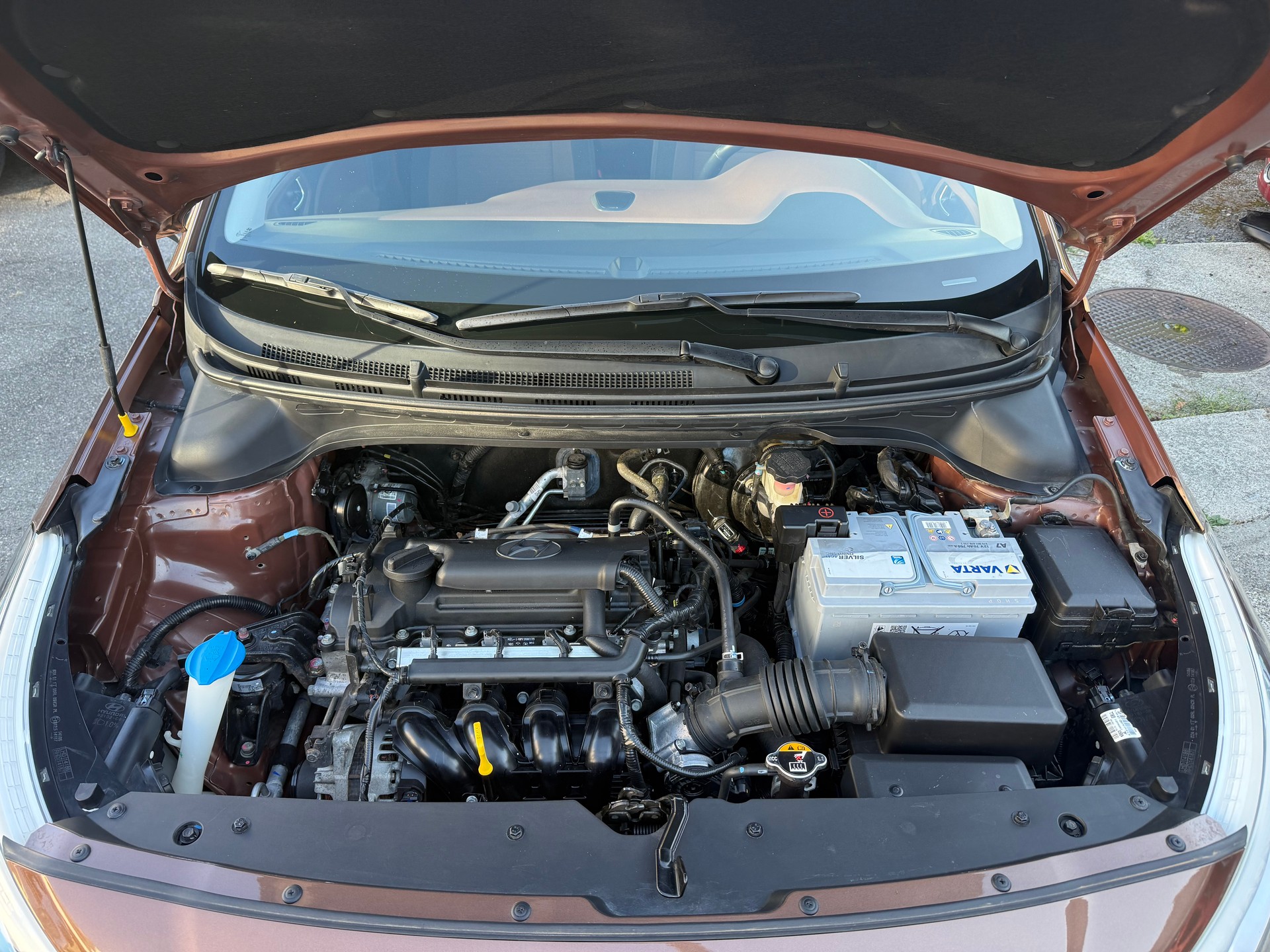 HYUNDAI i20 1.2 Amplia-image-22