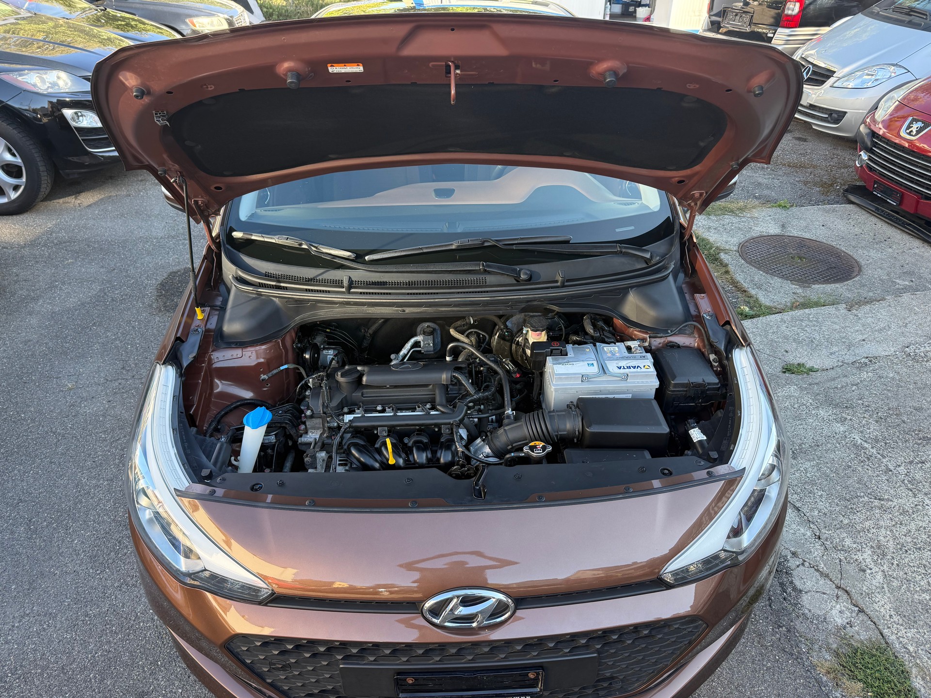 HYUNDAI i20 1.2 Amplia-image-21