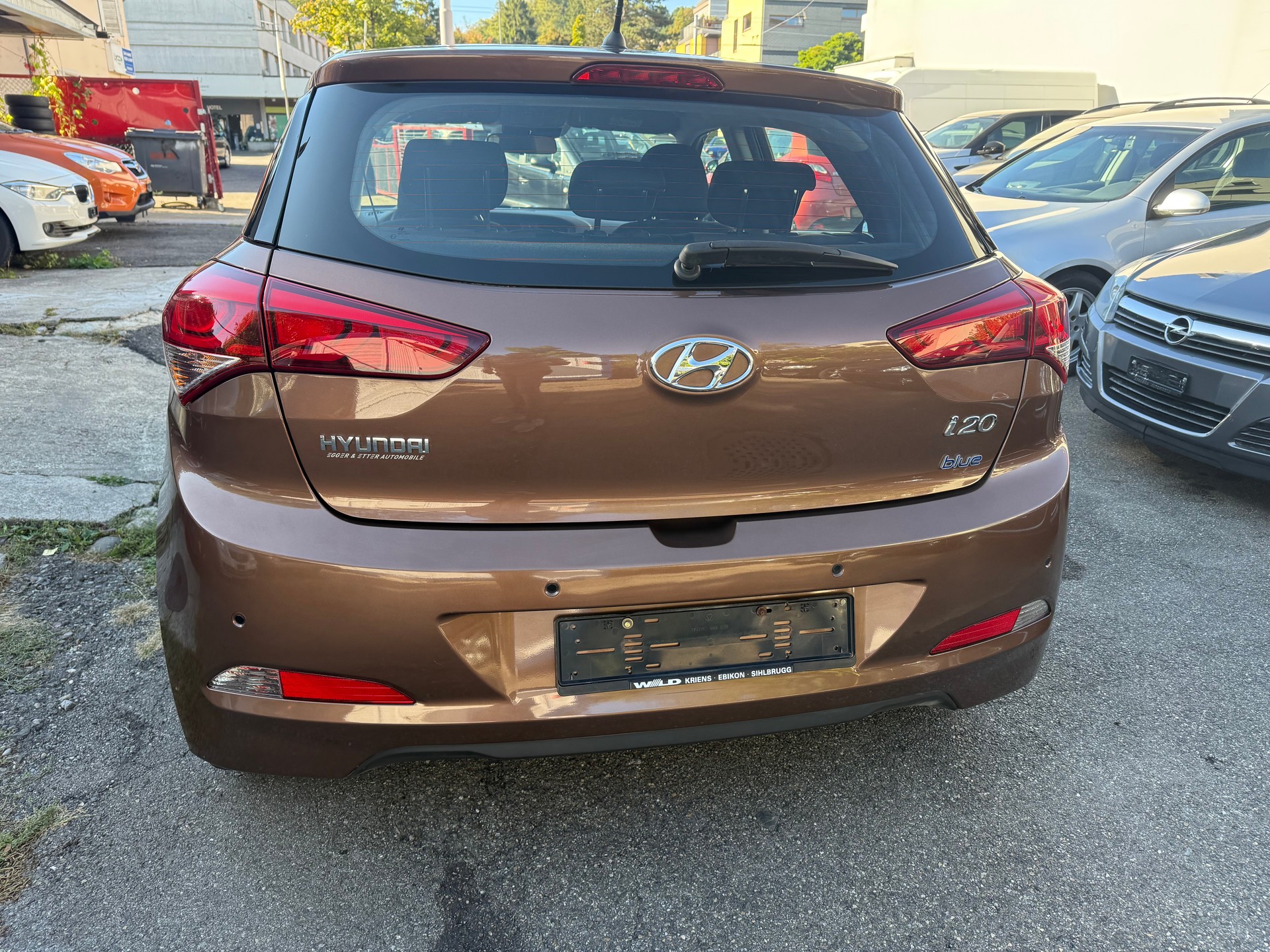 HYUNDAI i20 1.2 Amplia-image-9
