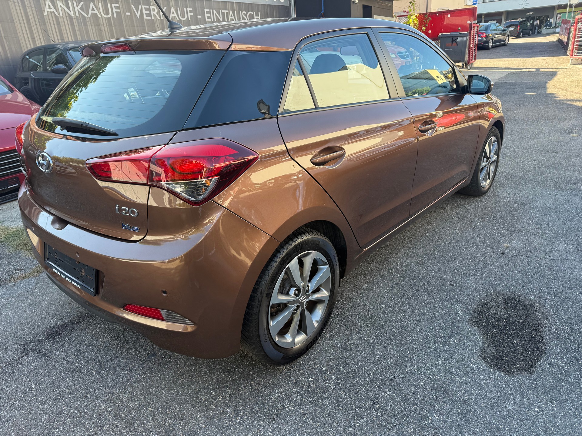 HYUNDAI i20 1.2 Amplia-image-6