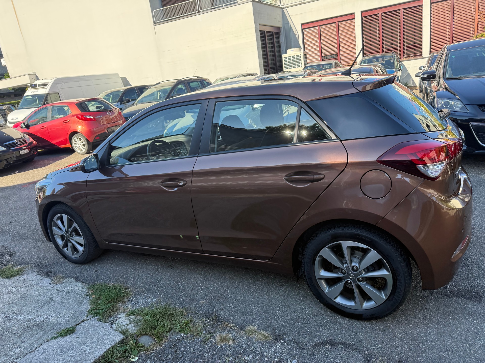 HYUNDAI i20 1.2 Amplia-image-11
