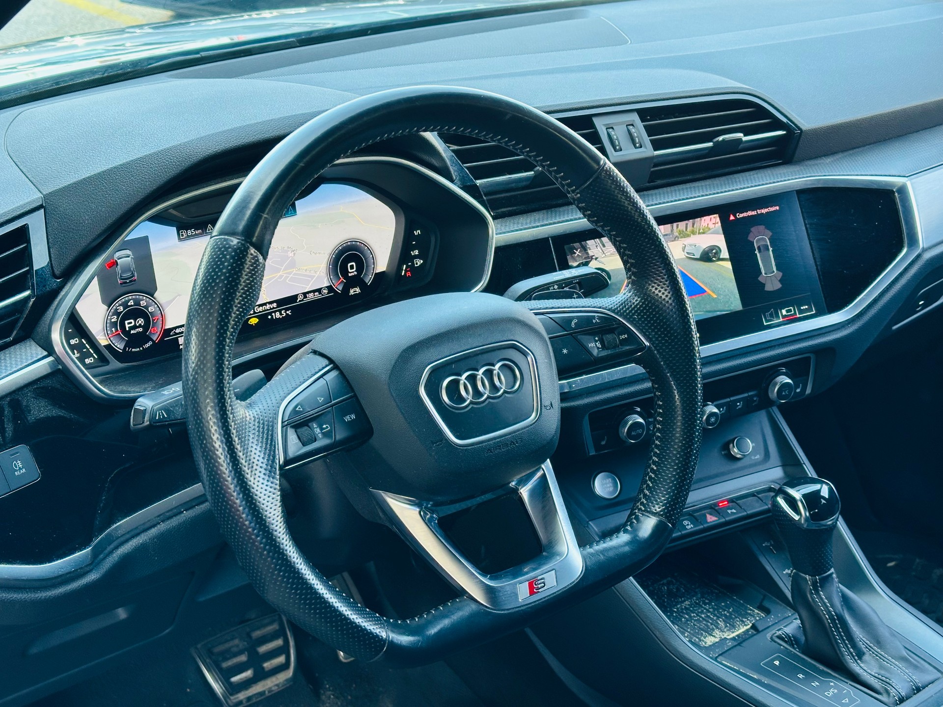 AUDI Q3 40 TFSI S line quattro S-tronic-image-11