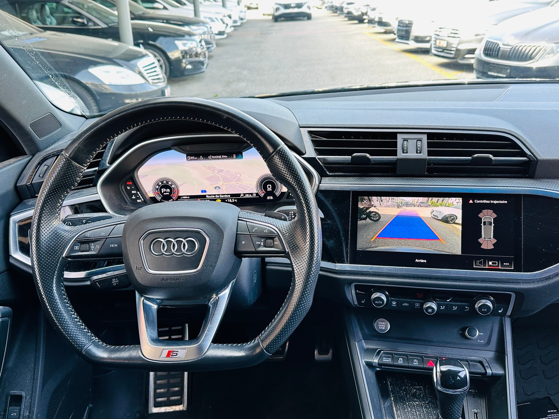 AUDI Q3 40 TFSI S line quattro S-tronic-image-12