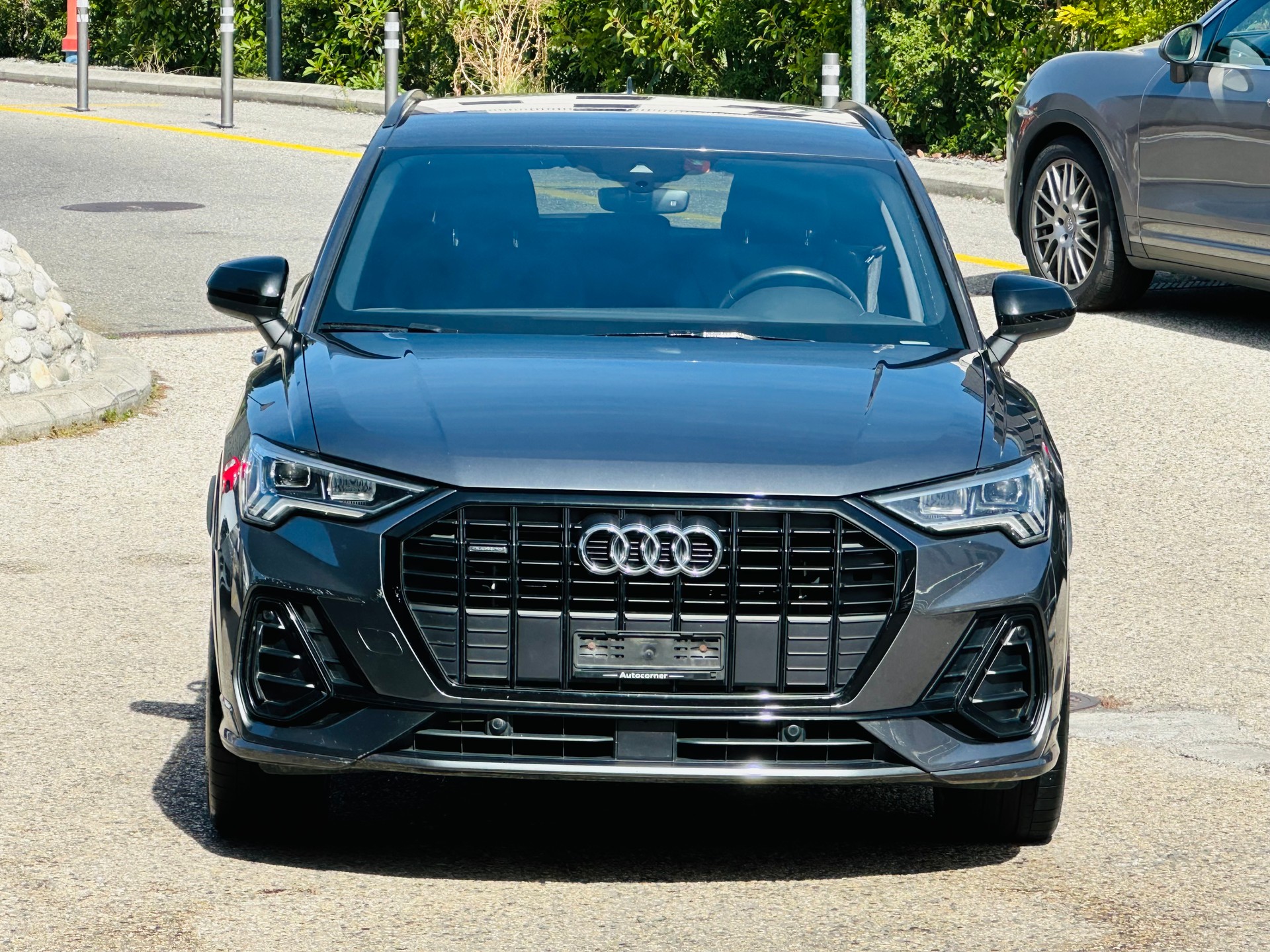 AUDI Q3 40 TFSI S line quattro S-tronic-image-3