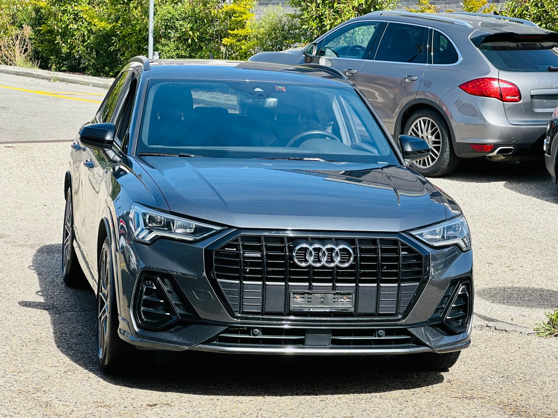 AUDI Q3 40 TFSI S line quattro S-tronic-image-5