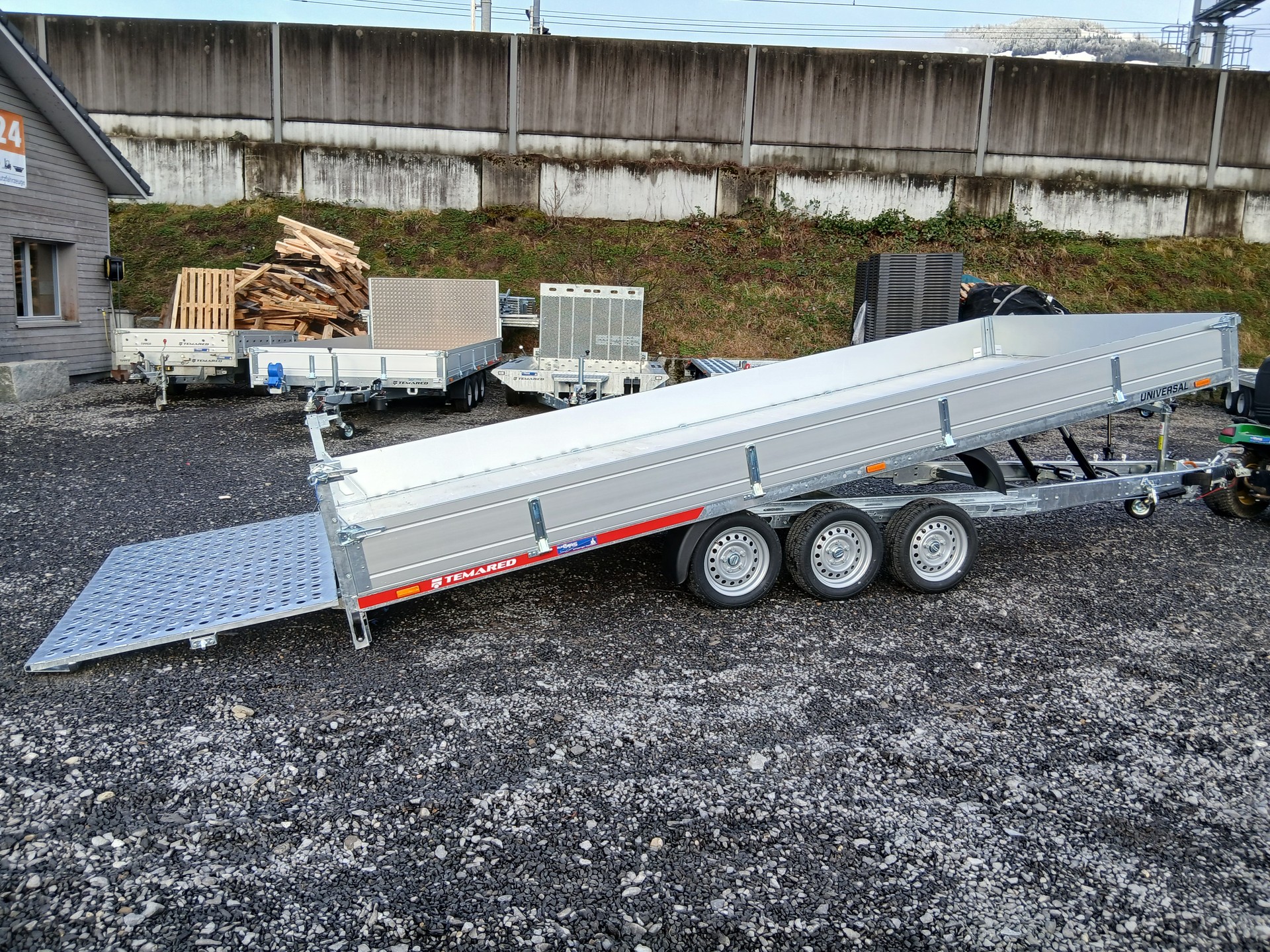 TEMARED Universal 5121/3 3500 Kg Heckklappe Stahl mit Aluboden 13 Zoll Räder-image-2