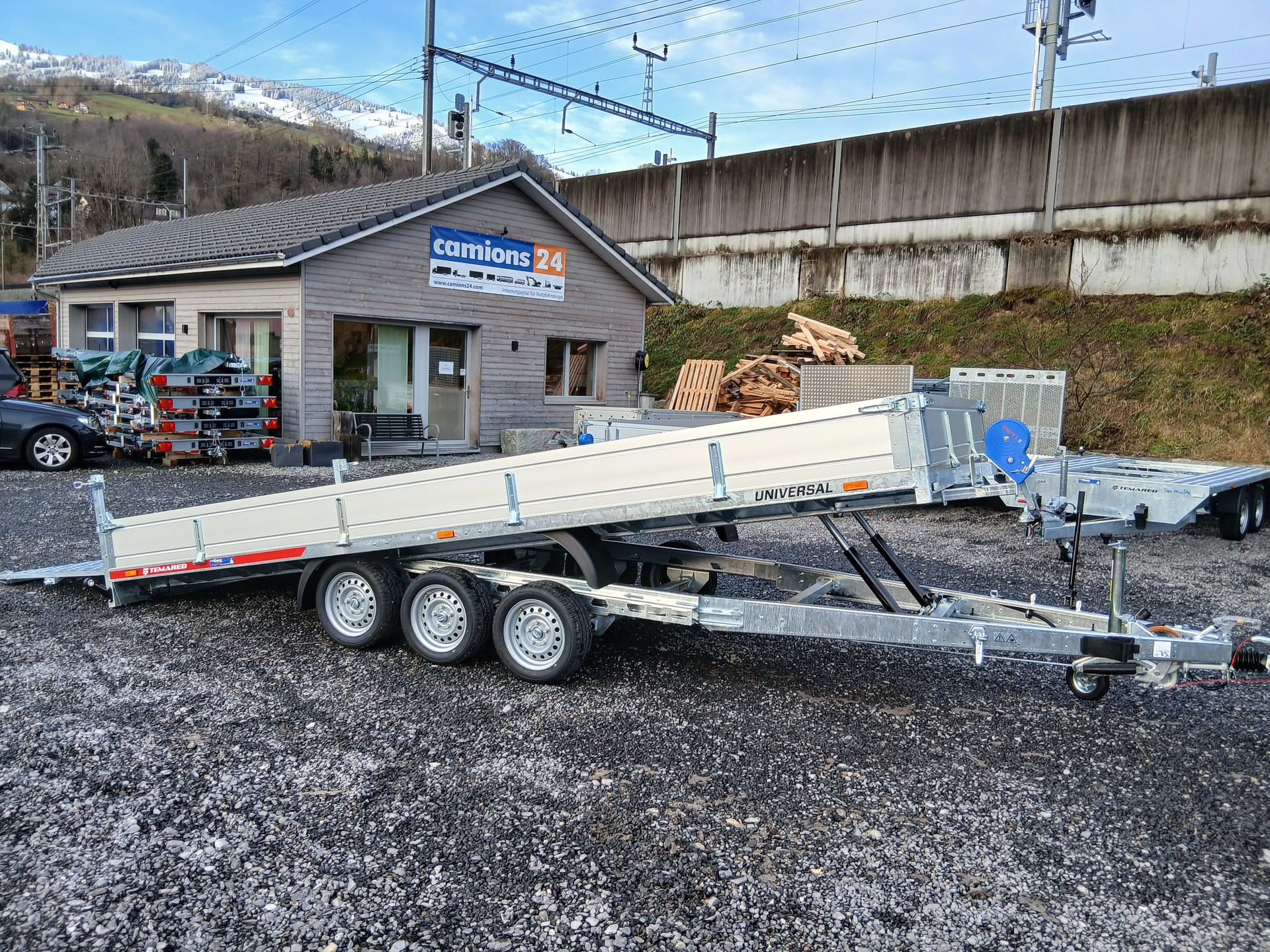 TEMARED Universal 5121/3 3500 Kg Heckklappe Stahl mit Aluboden 13 Zoll Räder-image-3