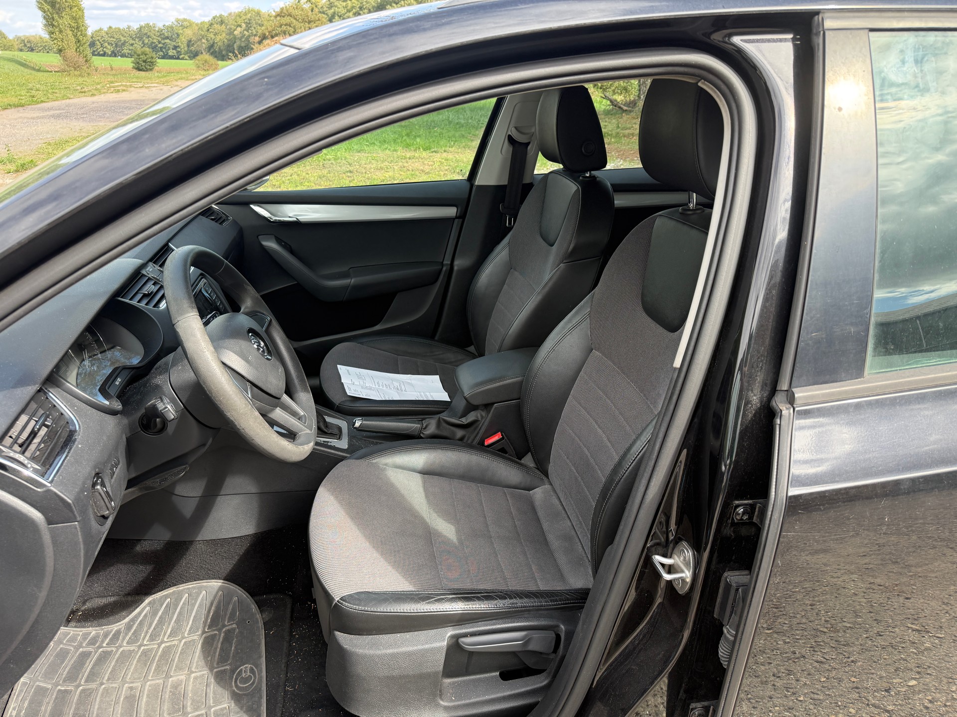 SKODA Octavia Combi 2.0 TDI Fresh DSG-image-10