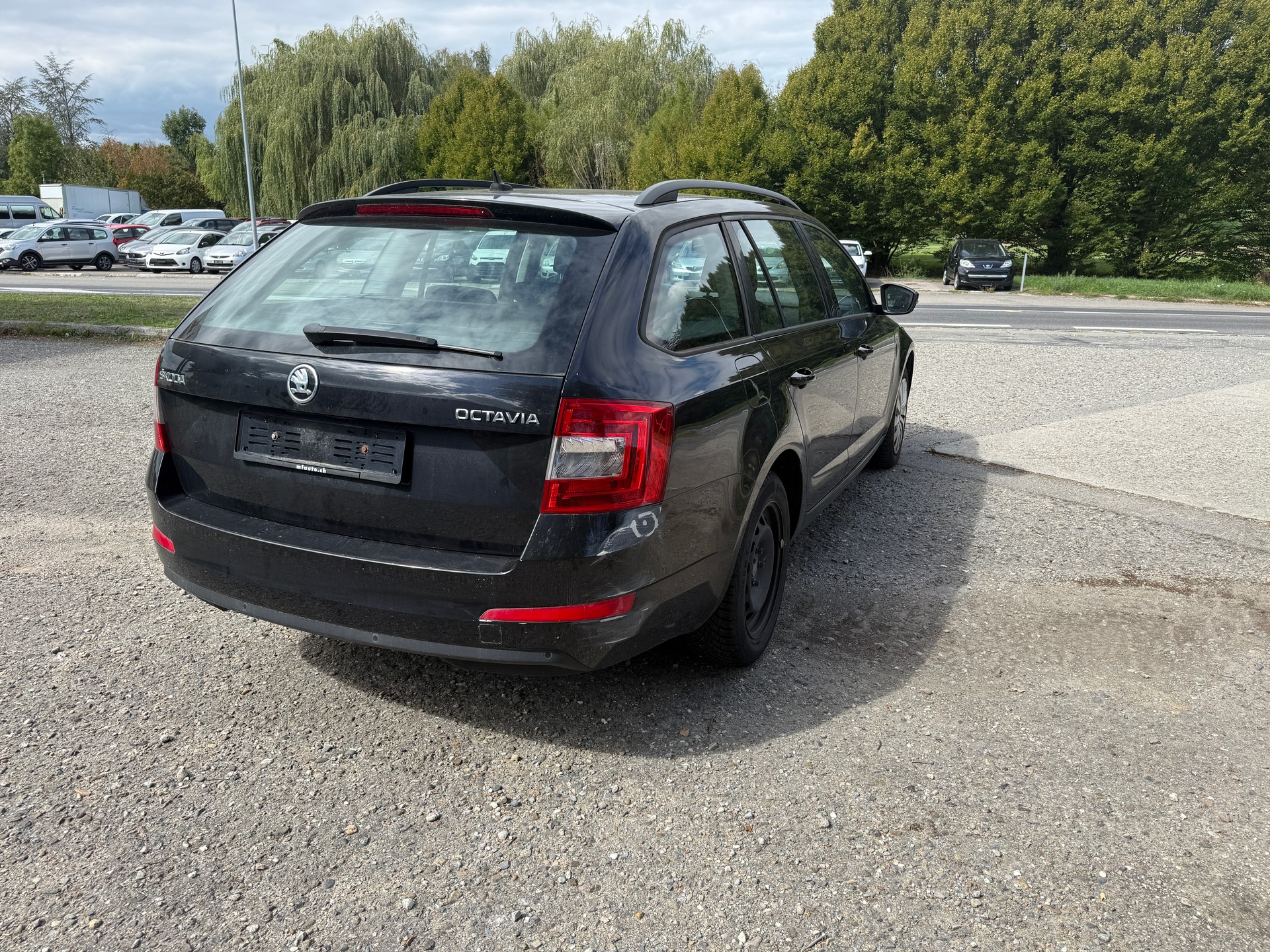 SKODA Octavia Combi 2.0 TDI Fresh DSG-image-4