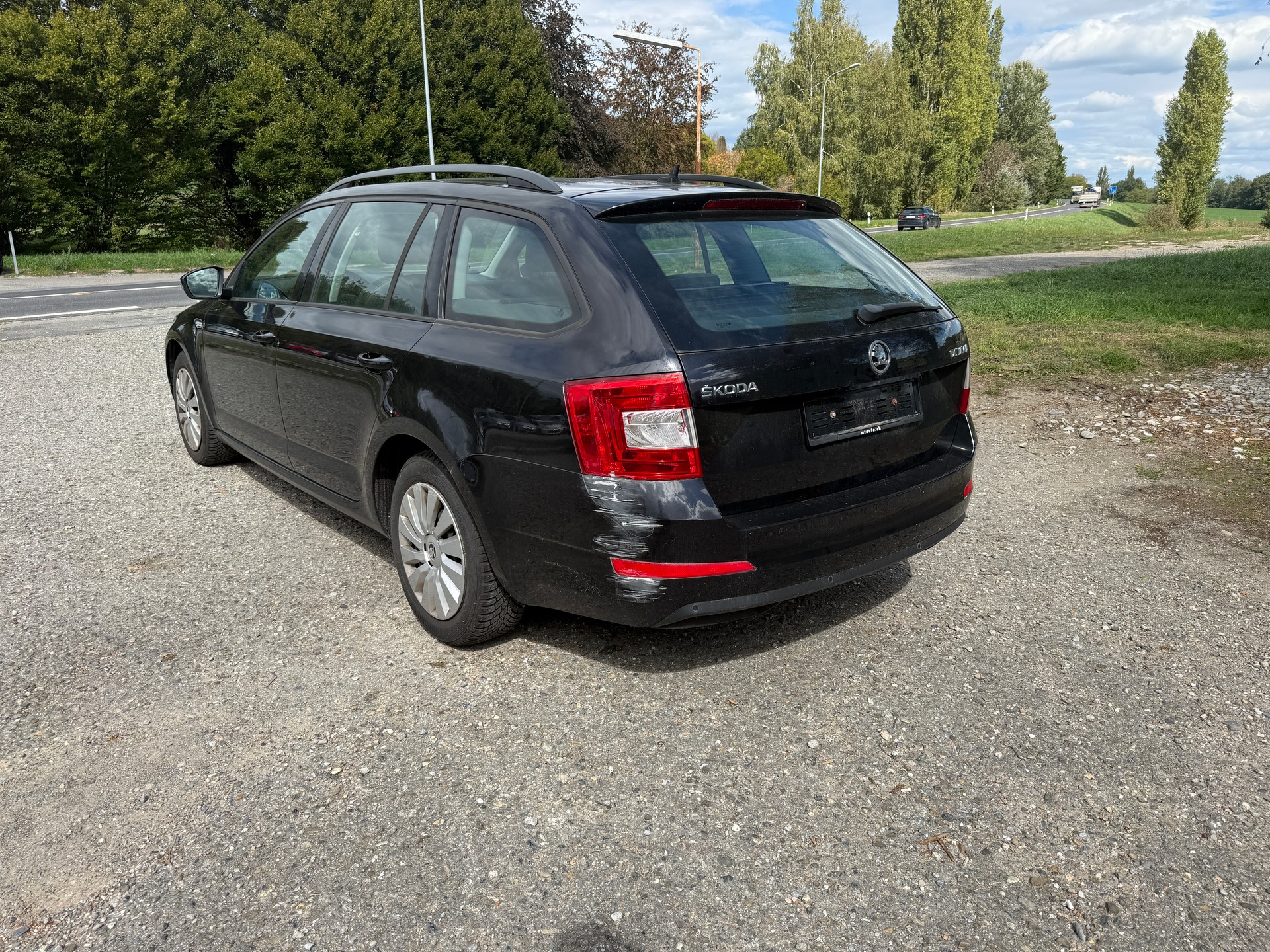 SKODA Octavia Combi 2.0 TDI Fresh DSG-image-5