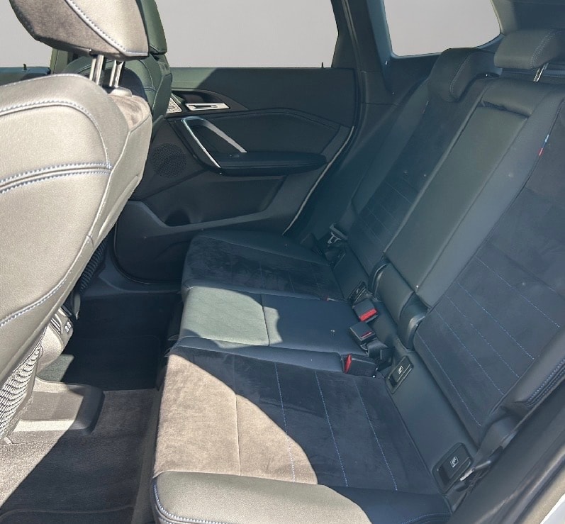 BMW 23i xDrive-image-4