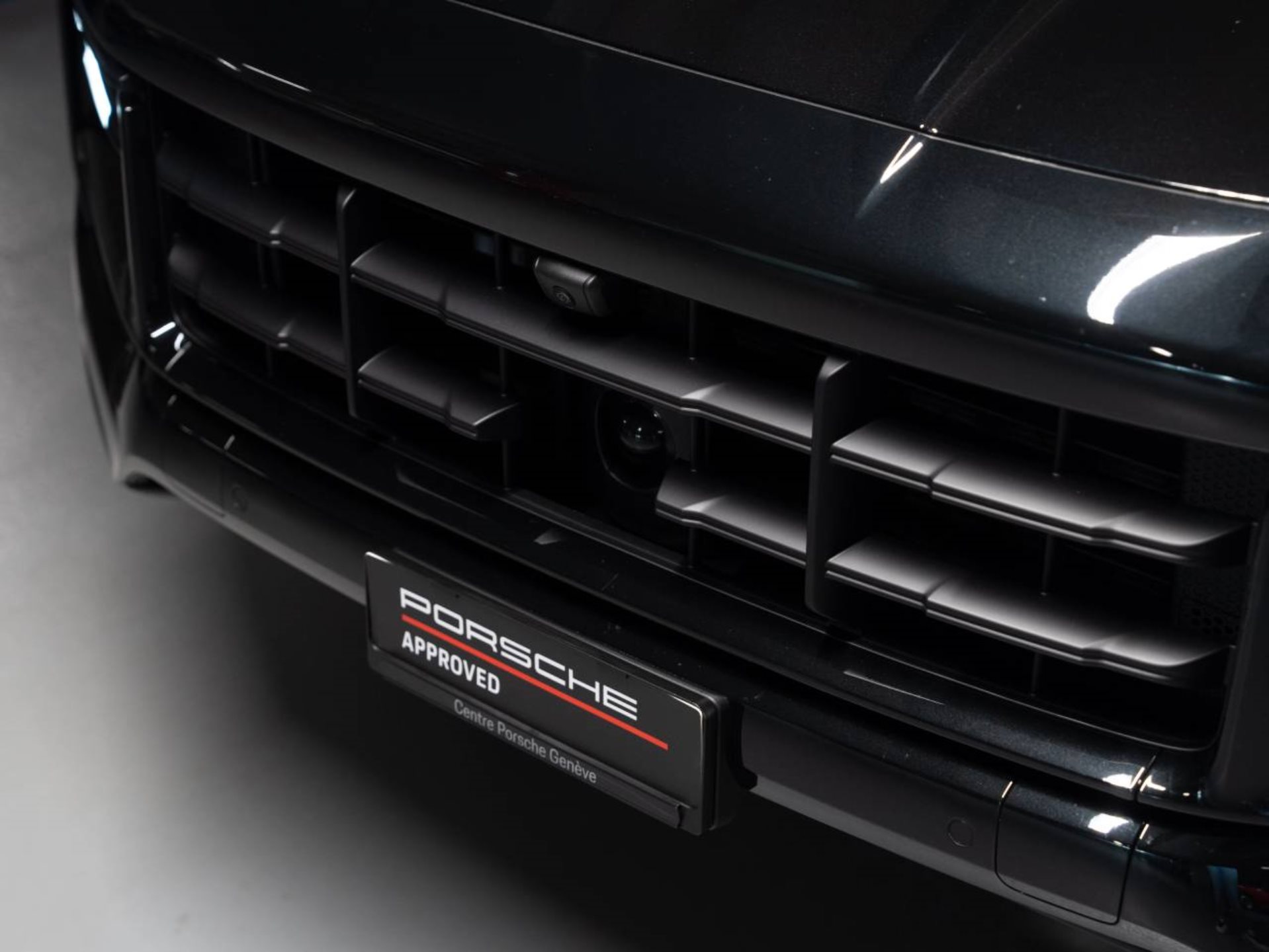 PORSCHE Cayenne S E-Hybrid-image-24