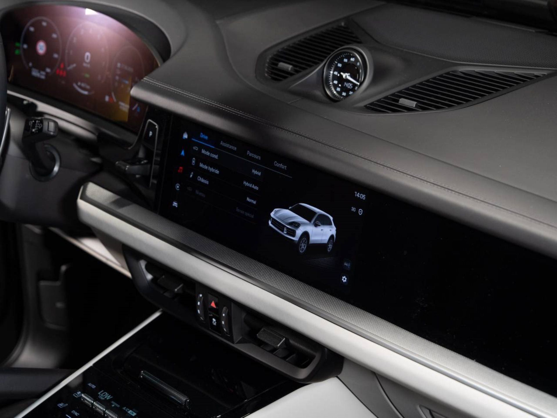 PORSCHE Cayenne S E-Hybrid-image-19
