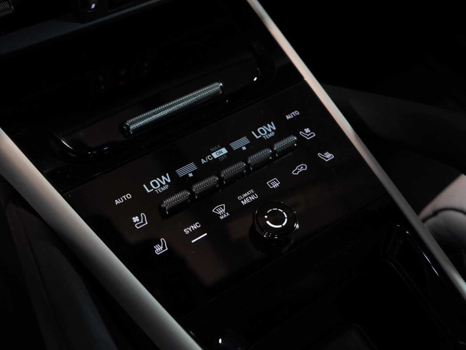 PORSCHE Cayenne S E-Hybrid-image-13