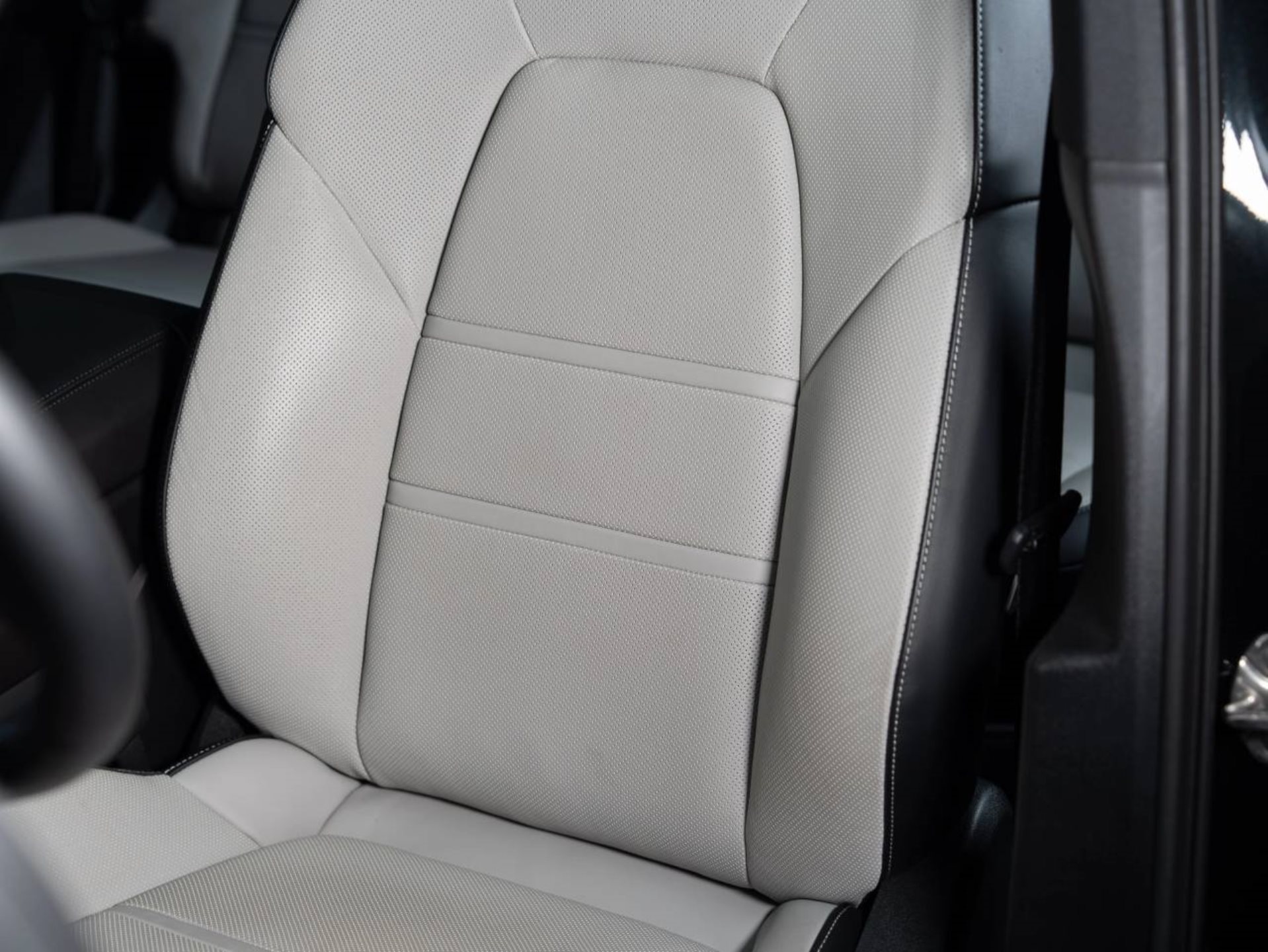 PORSCHE Cayenne S E-Hybrid-image-23