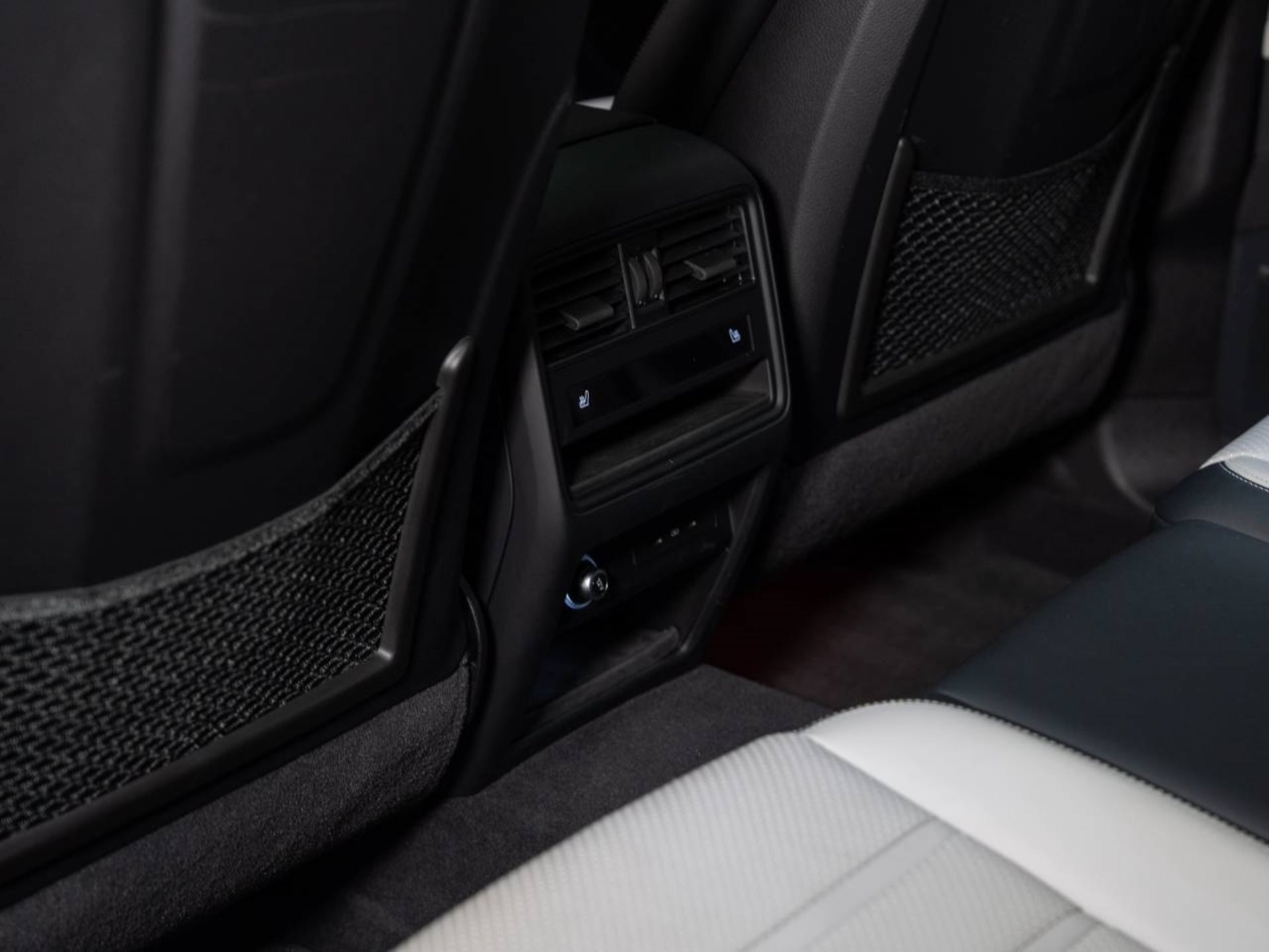 PORSCHE Cayenne S E-Hybrid-image-18