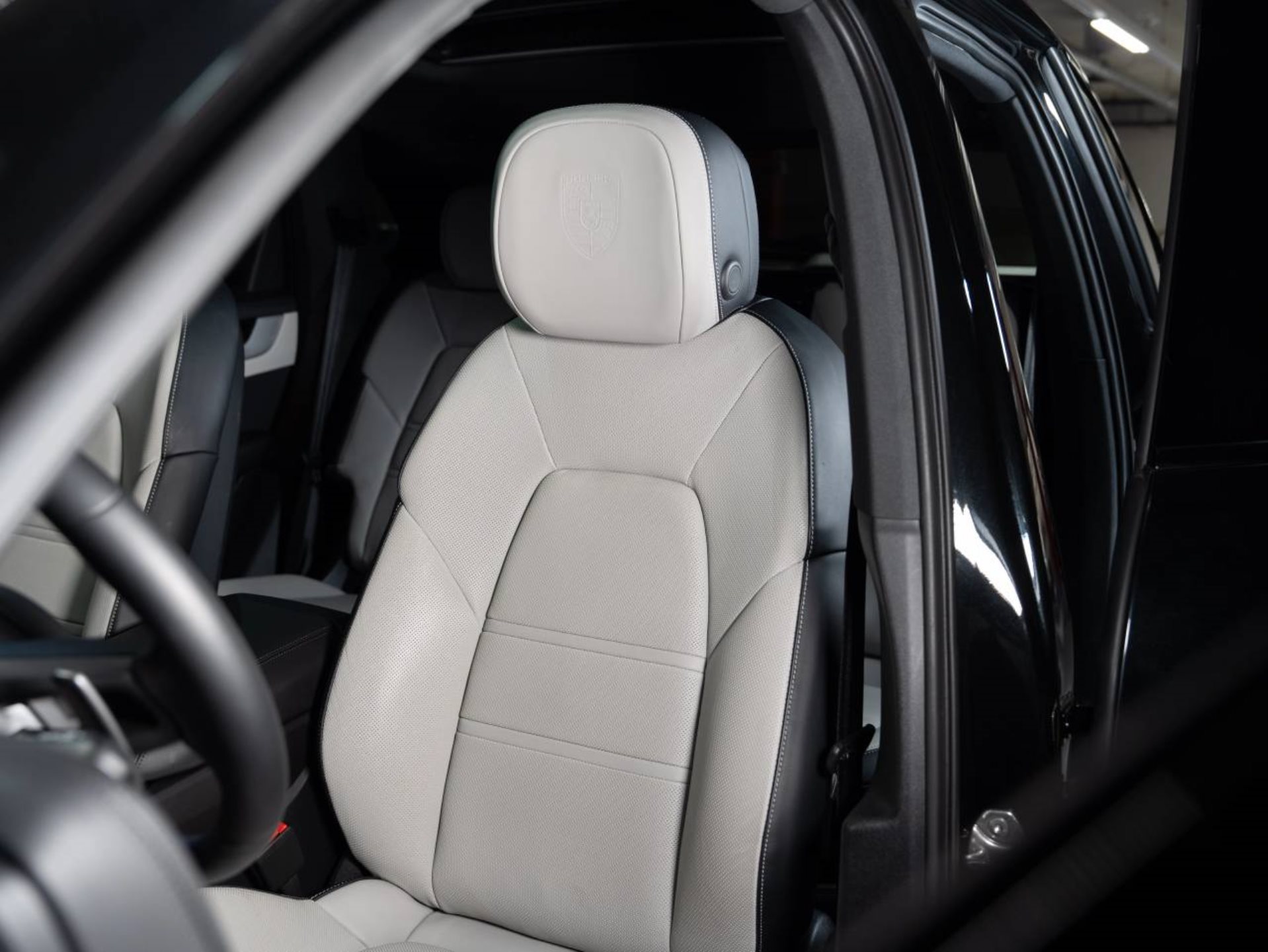 PORSCHE Cayenne S E-Hybrid-image-9