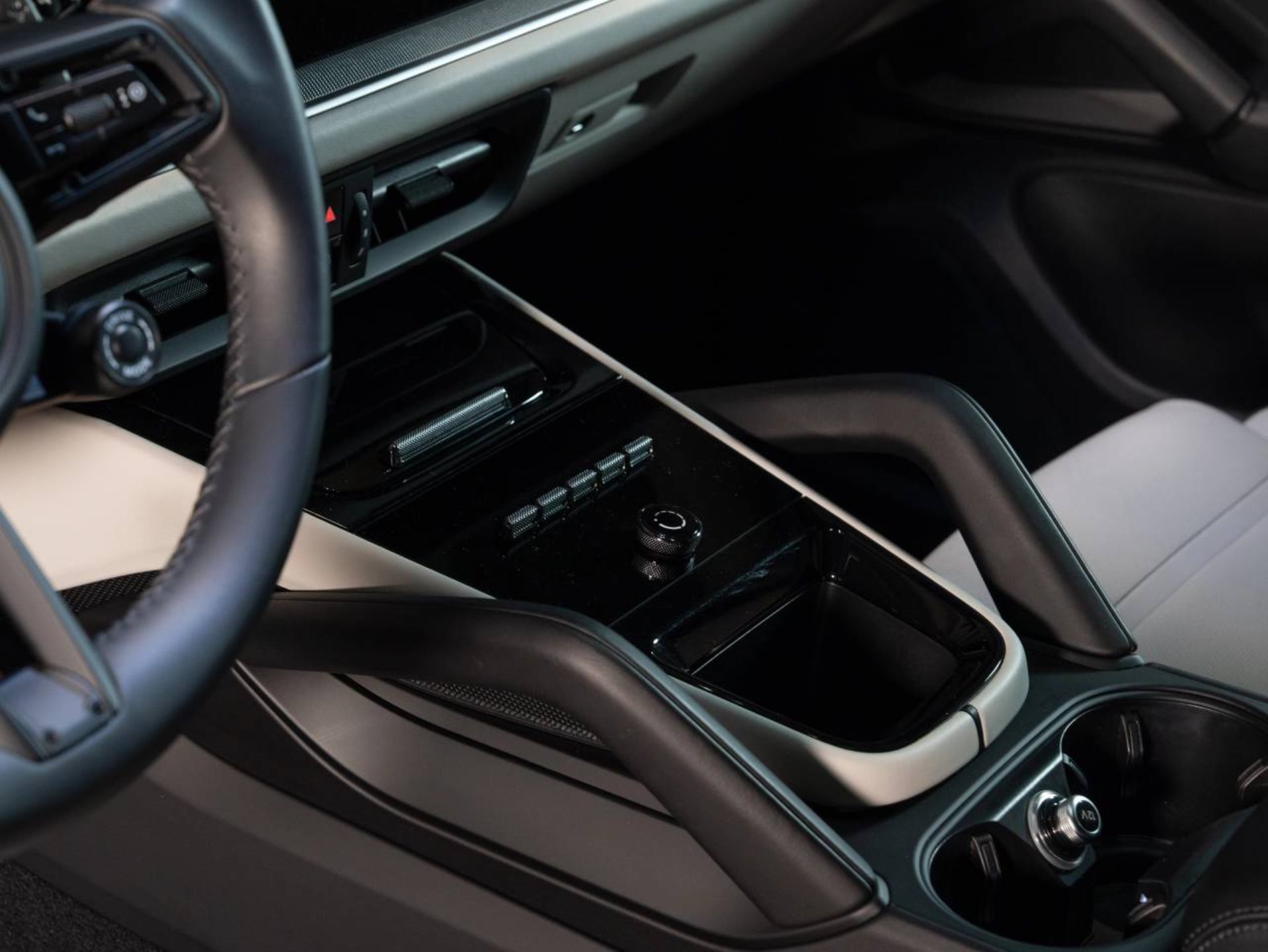 PORSCHE Cayenne S E-Hybrid-image-11