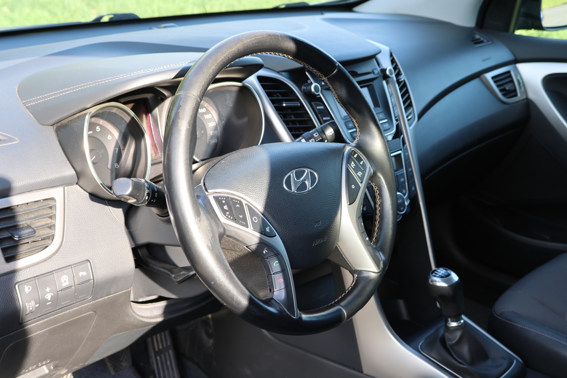 HYUNDAI i30 1.6 GDI Style-image-4