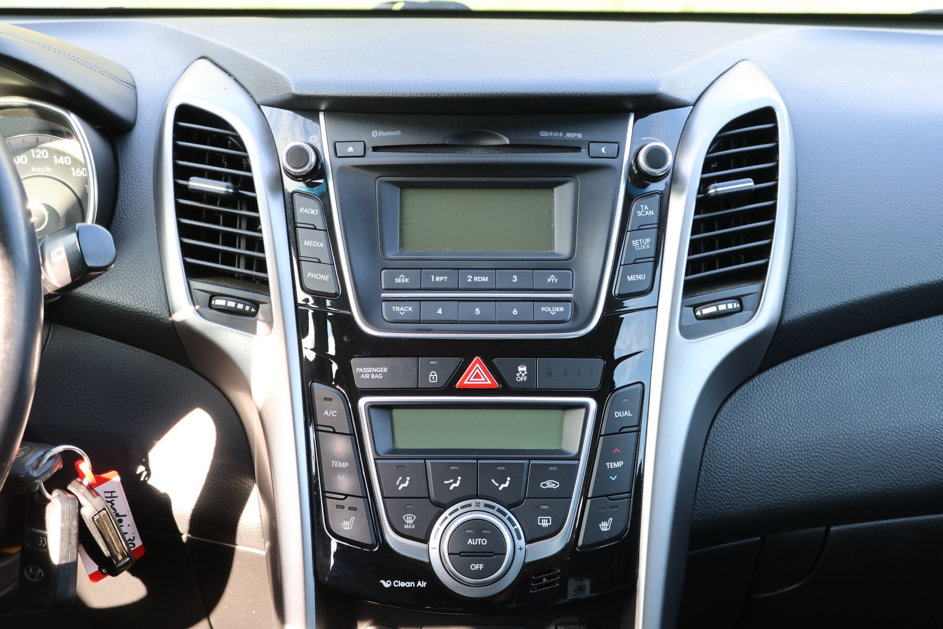 HYUNDAI i30 1.6 GDI Style-image-6