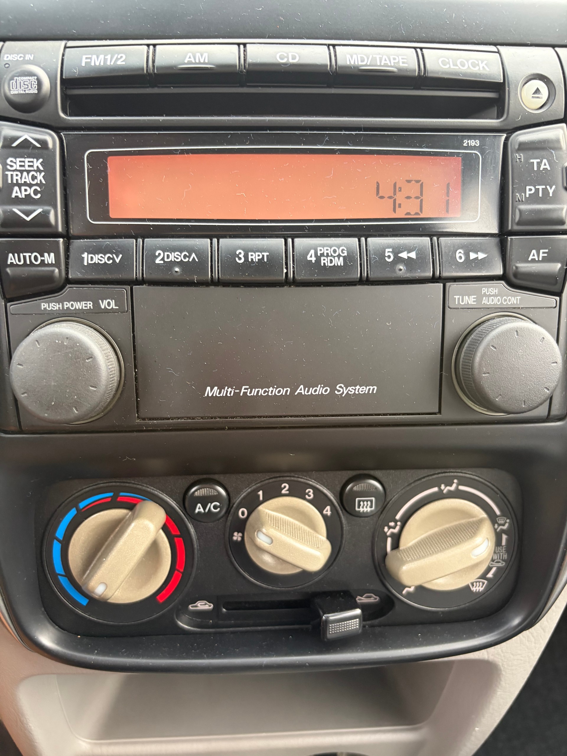MAZDA Demio 1.3i-16 Youngster-image-6