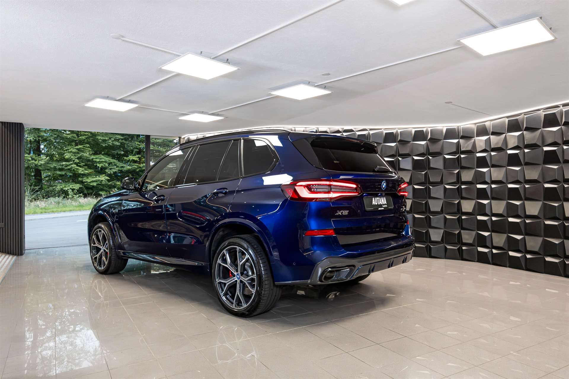 BMW X5 xDrive45e M Sport Steptronic-image-2