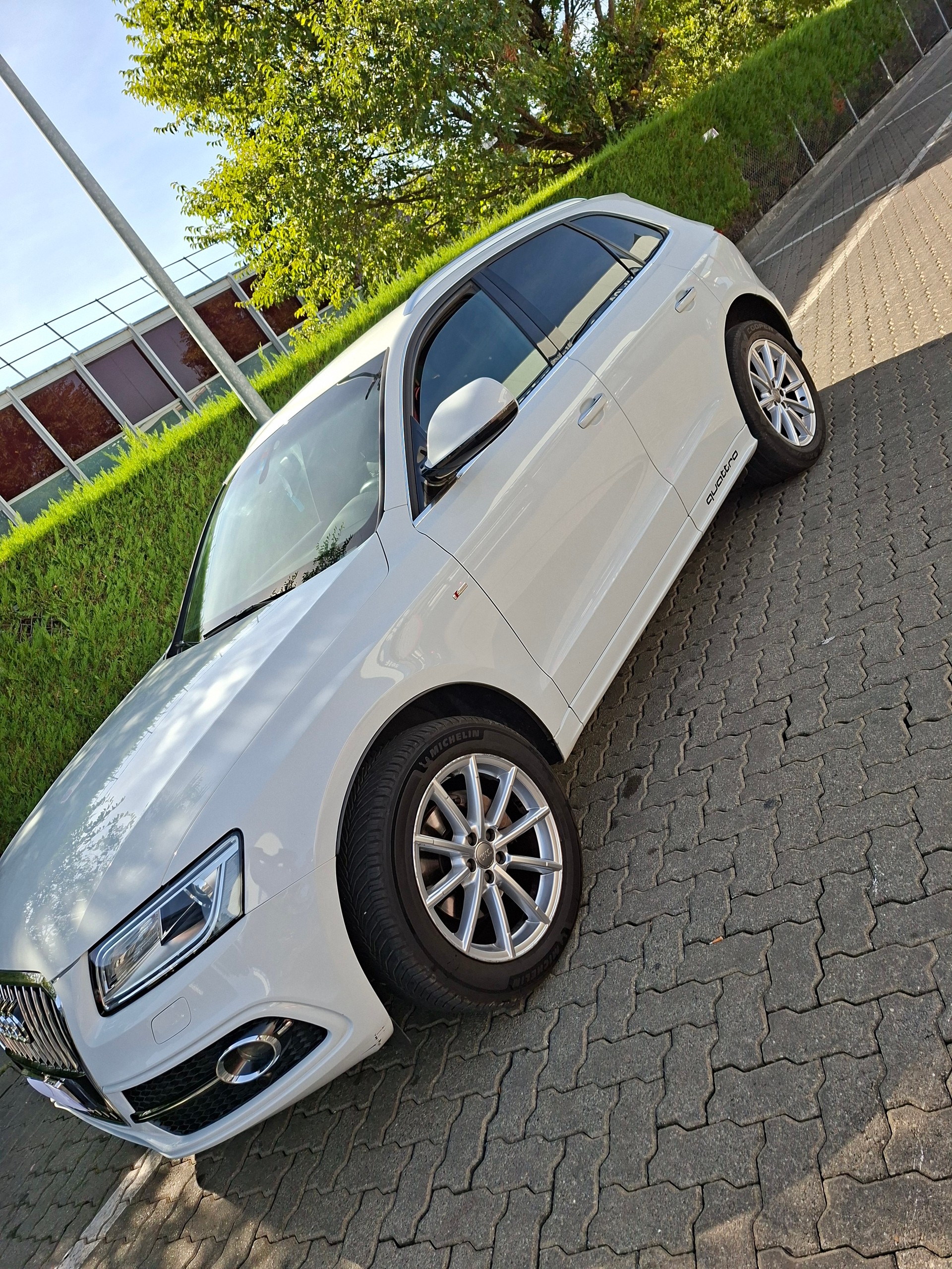 AUDI 2.0 TDI quattro S-Tronic-image-5