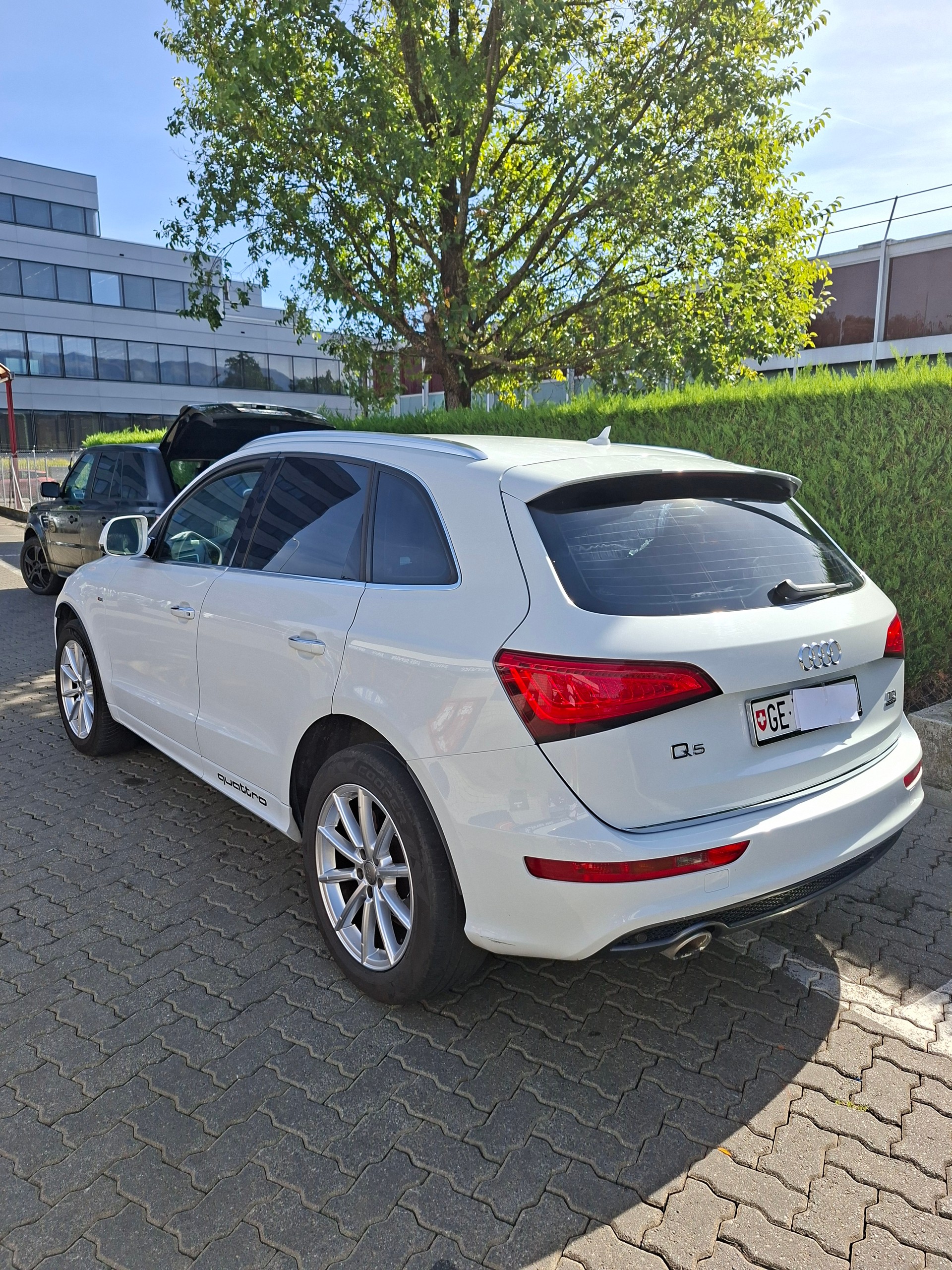 AUDI 2.0 TDI quattro S-Tronic-image-1