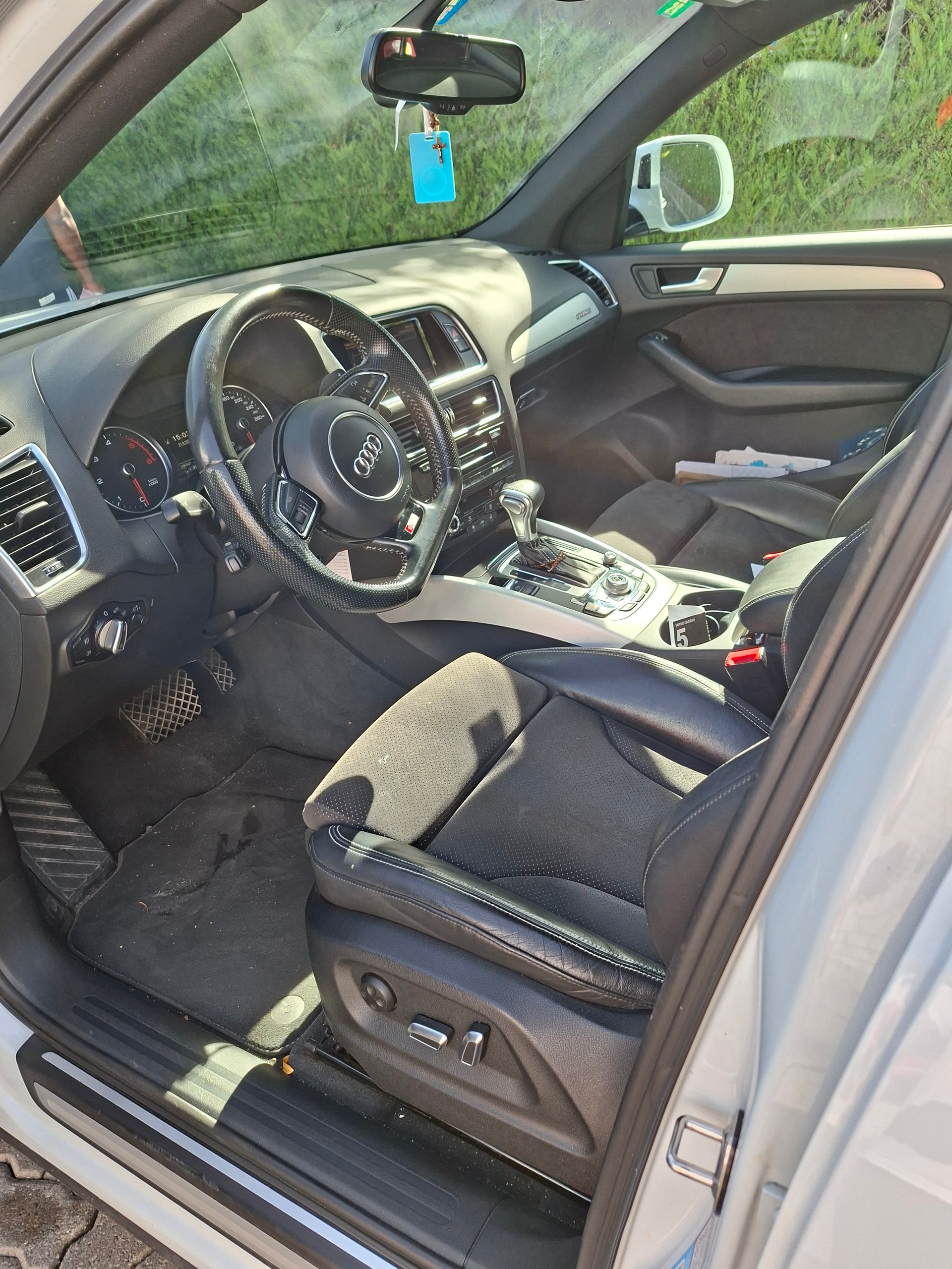 AUDI 2.0 TDI quattro S-Tronic-image-3